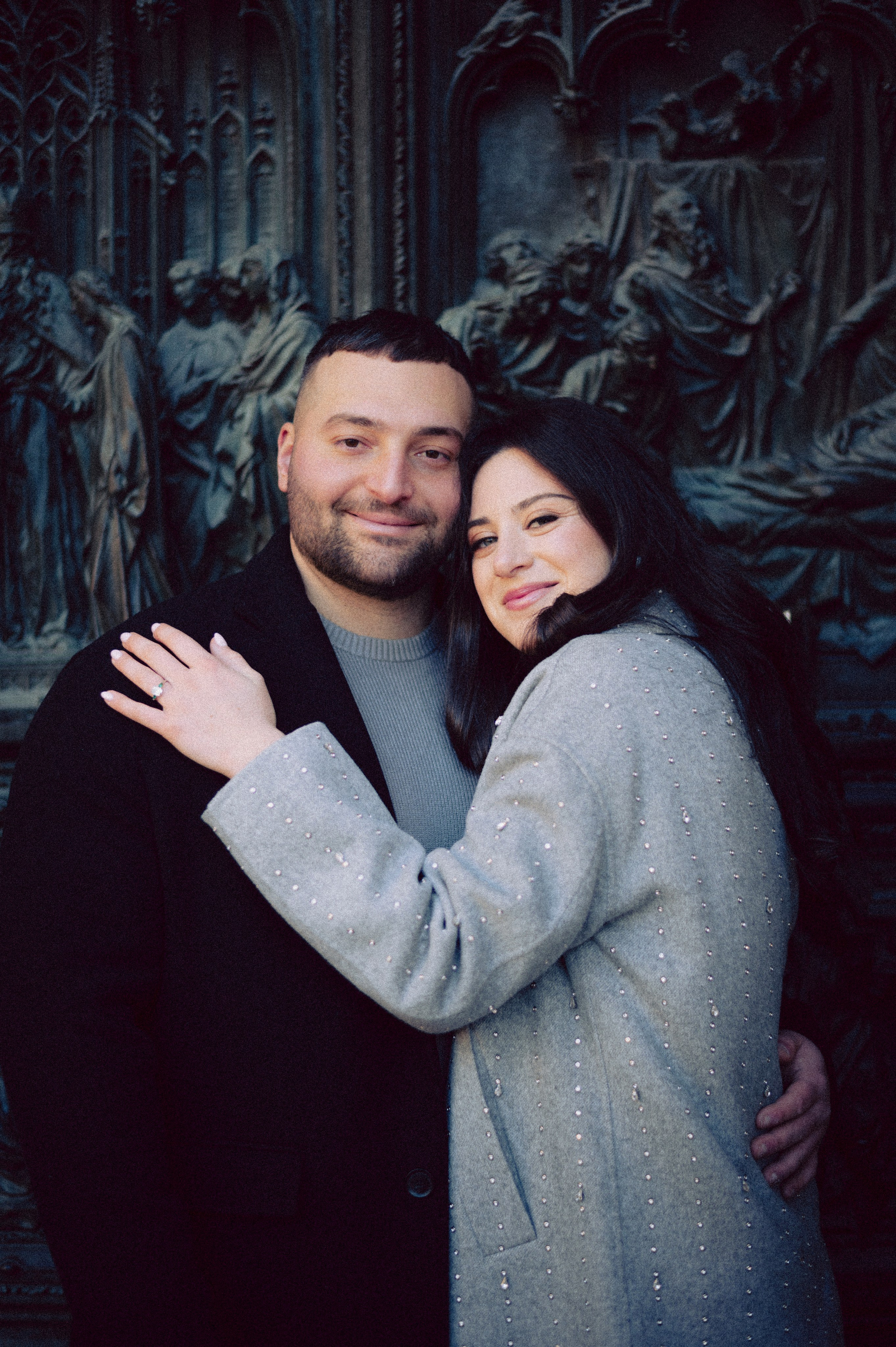 servizio fotografico coppia Milano, coppia innamorata Italia, fotografia naturale di coppia, coppia in movimento Milano, servizio fotografico spontaneo Milano, amore e viaggio Italia, servizio fotografico di coppia Milano, fotografia love story Milano, coppia romantica Italia, ritratto di coppia Milano, primo piano coppia innamorata, fotografia emozionale Milano,