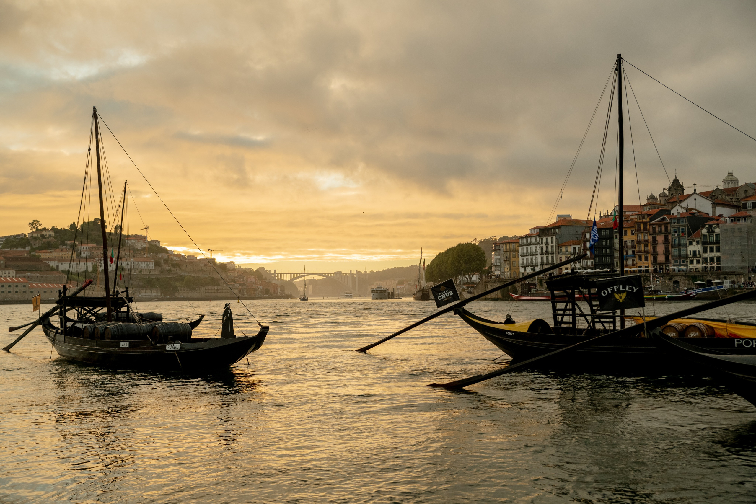 STEPHANIE and MICHAEL. Porto. Anastasiia Antoniuk portrait, family and couple photographer, Portugal