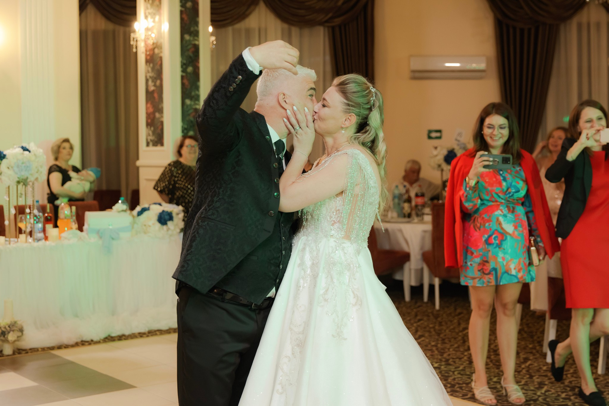 Mihai & Oana. Servicii foto-video profesionale, pentru momente de neuitat