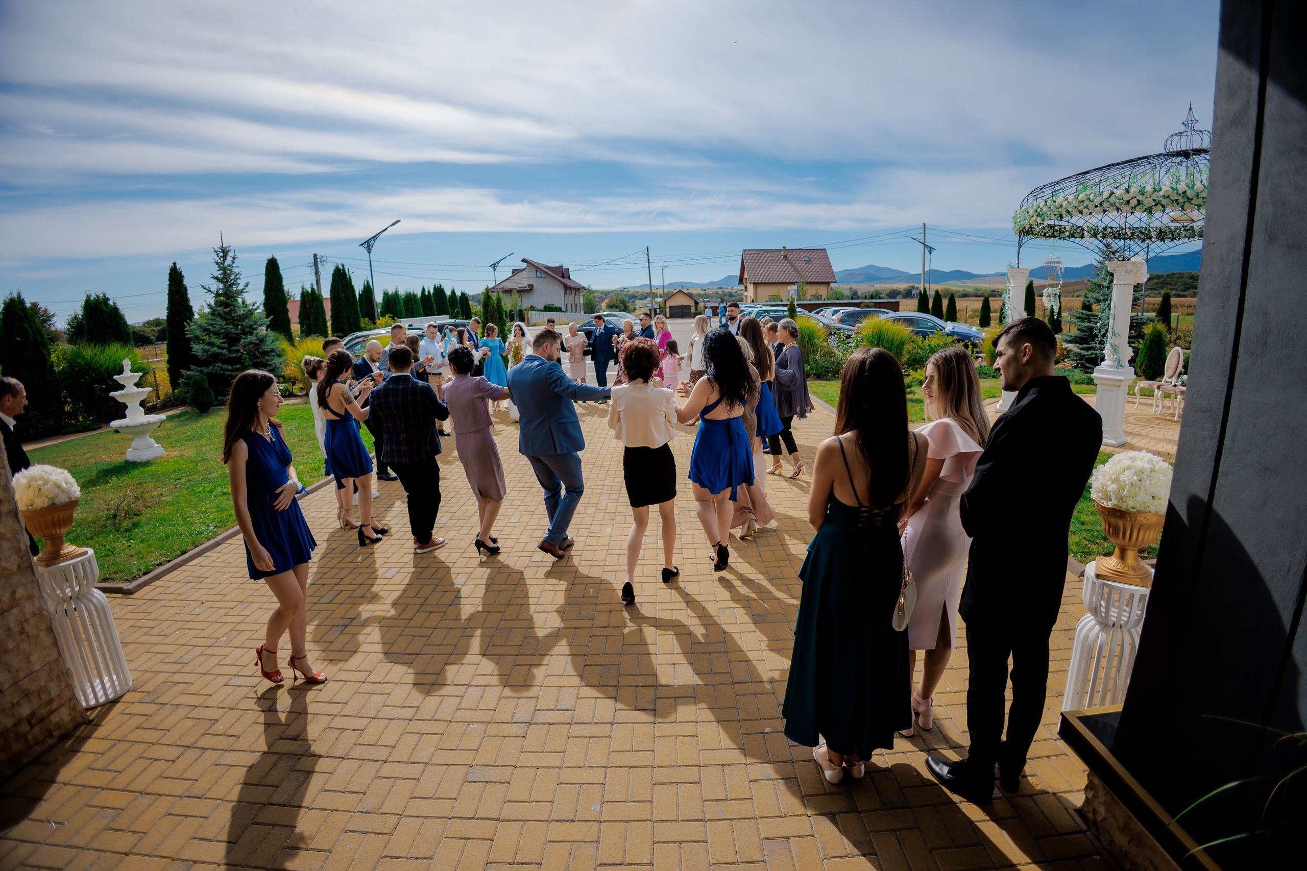 Loredana & Emilian – Ziua Nunții | Videografie - fotografie Botez Suceava, Iași, Botoșani. Servicii foto-video profesionale, pentru momente de neuitat