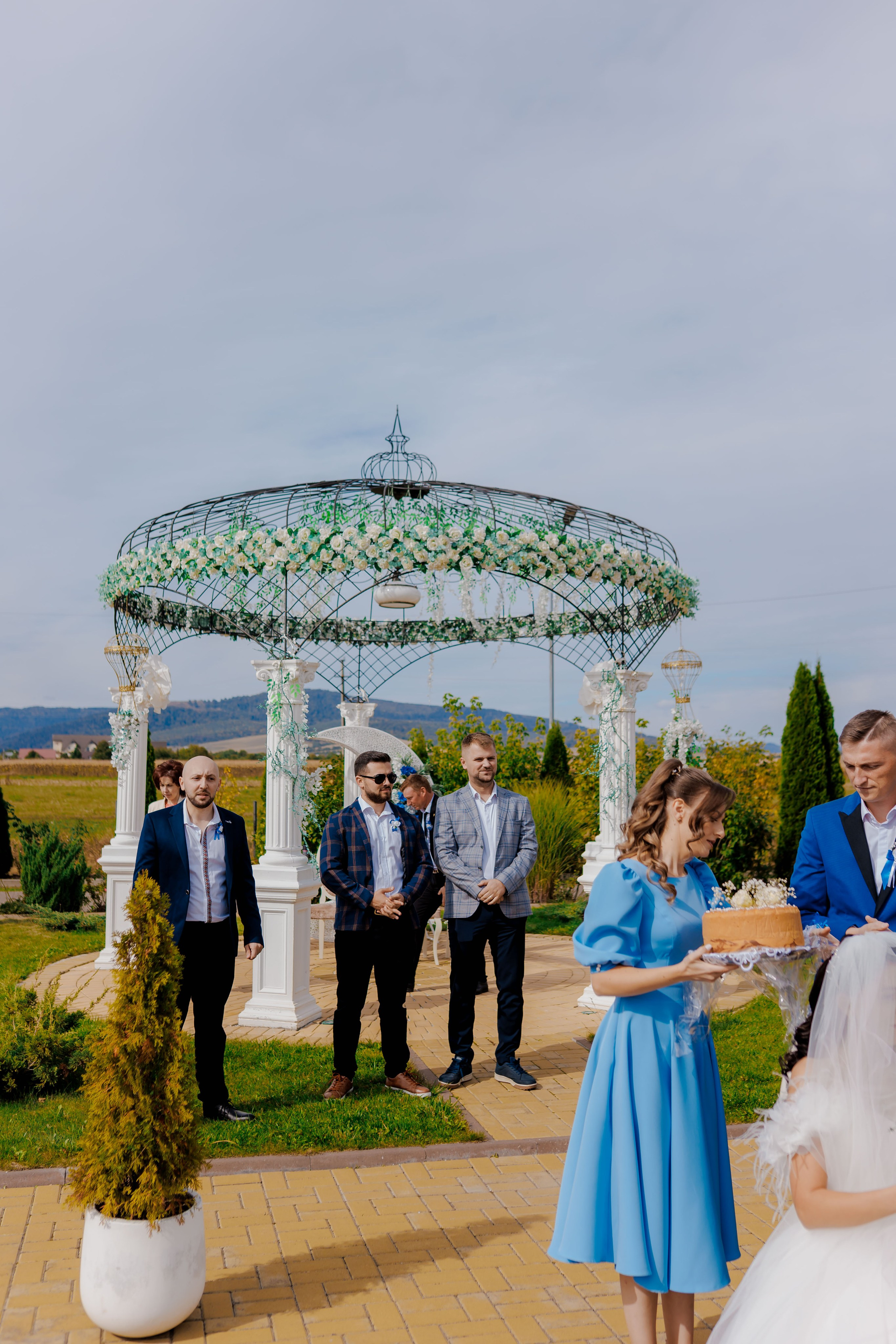Loredana & Emilian – Ziua Nunții | Videografie - fotografie Botez Suceava, Iași, Botoșani. Servicii foto-video profesionale, pentru momente de neuitat