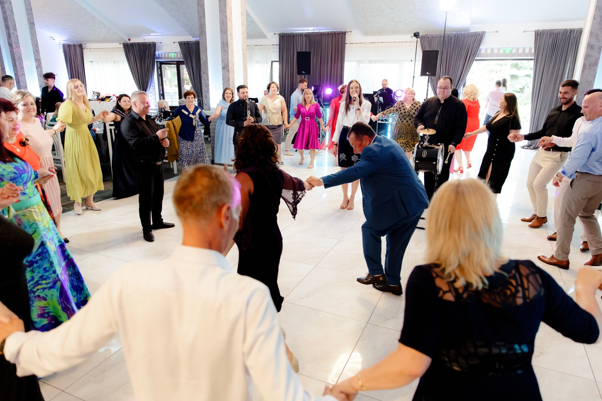 Ioana & Ionuț | Nuntă de poveste la Păstrăvăria Poiana din Mălini județul Suceava. Servicii foto-video profesionale, pentru momente de neuitat