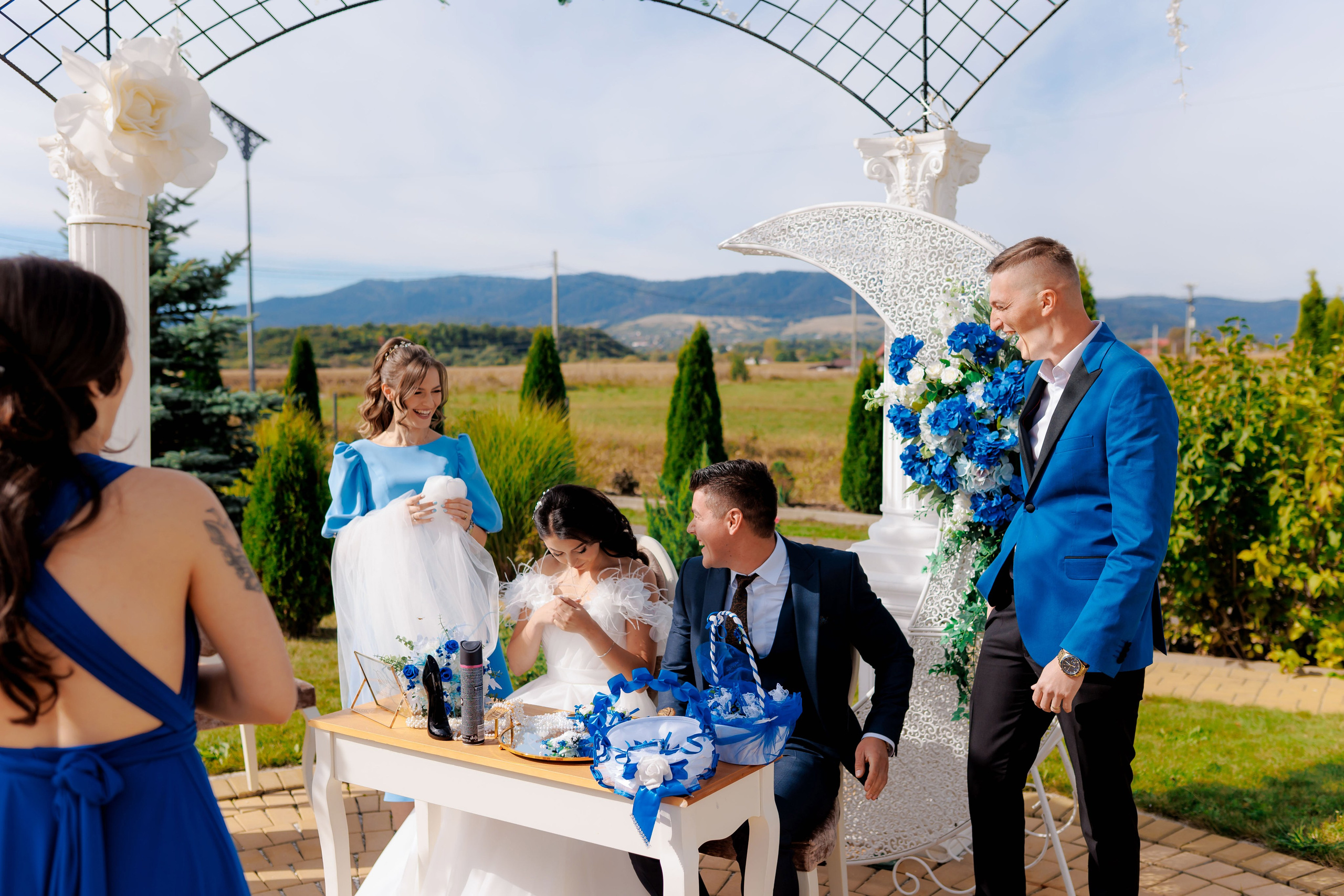 Loredana & Emilian – Ziua Nunții | Videografie - fotografie Botez Suceava, Iași, Botoșani. Servicii foto-video profesionale, pentru momente de neuitat