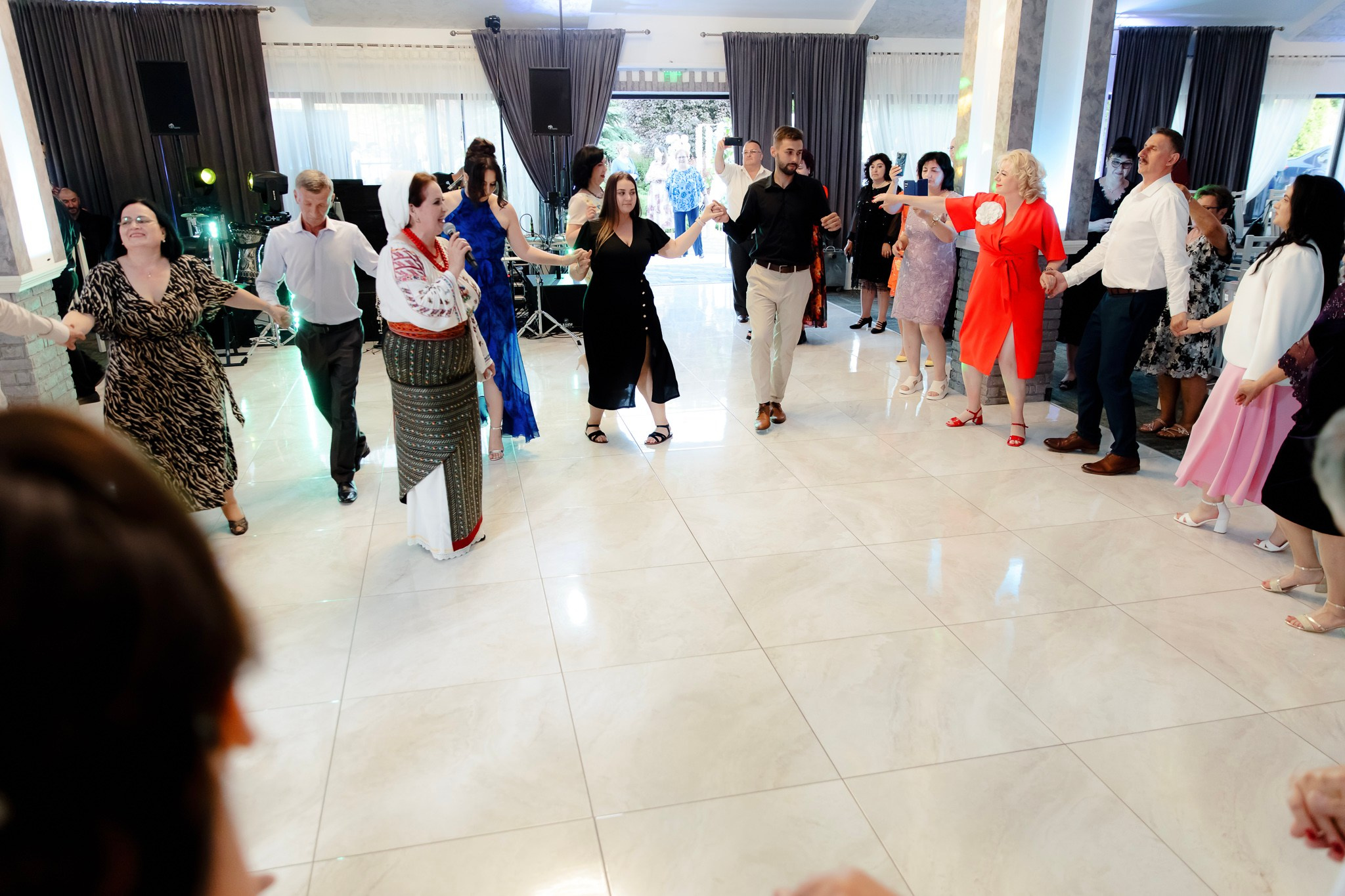 Ioana & Ionuț | Nuntă de poveste la Păstrăvăria Poiana din Mălini județul Suceava. Servicii foto-video profesionale, pentru momente de neuitat