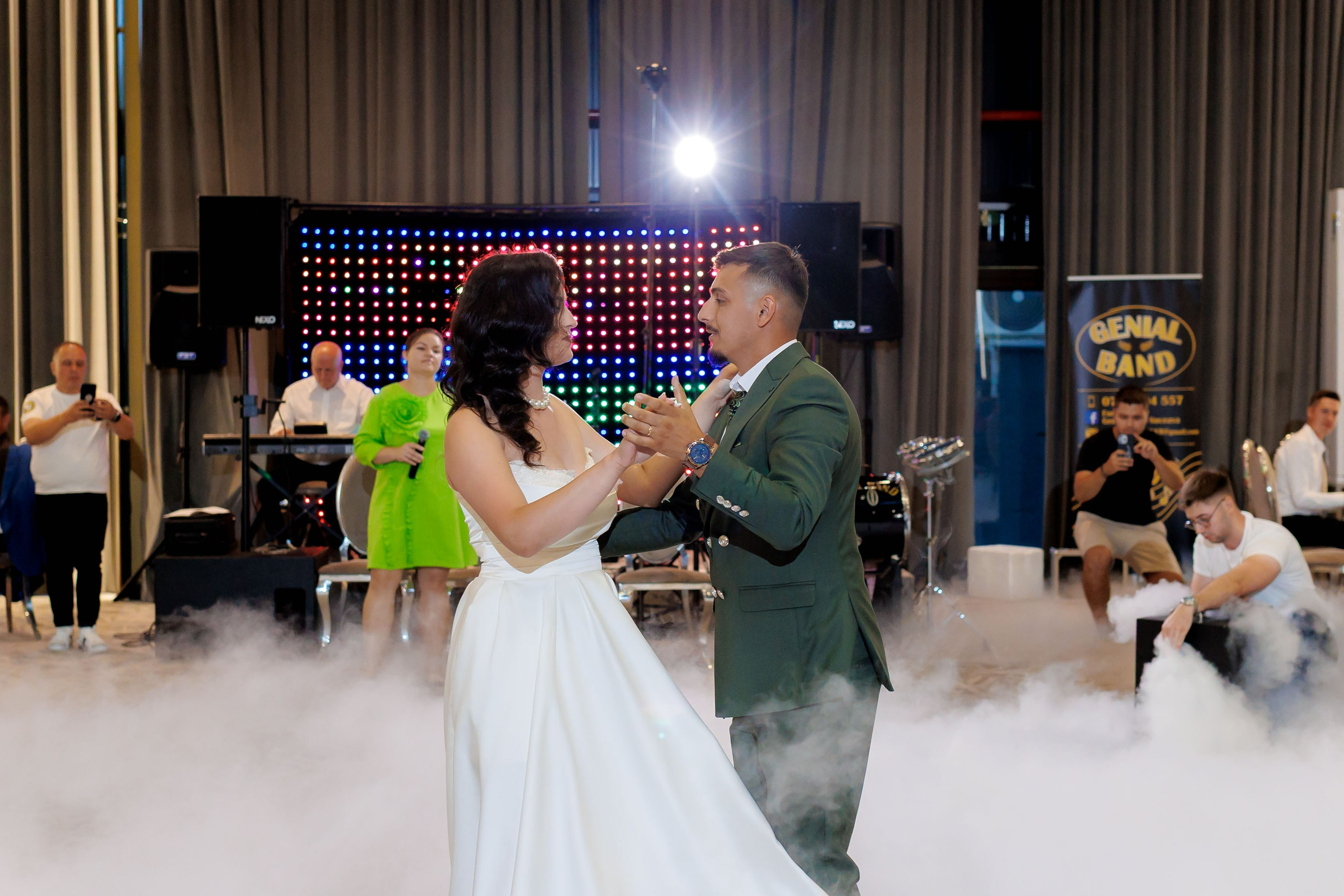 Nunta Nicoleta & Răzvan | Fotografie & Videografie Profesională. Servicii foto-video profesionale, pentru momente de neuitat