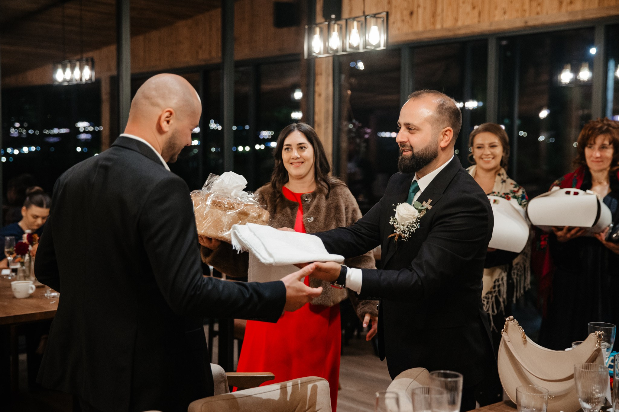 Nunta de Poveste la Sucevița: Cristi și Andreea. Servicii foto-video profesionale, pentru momente de neuitat