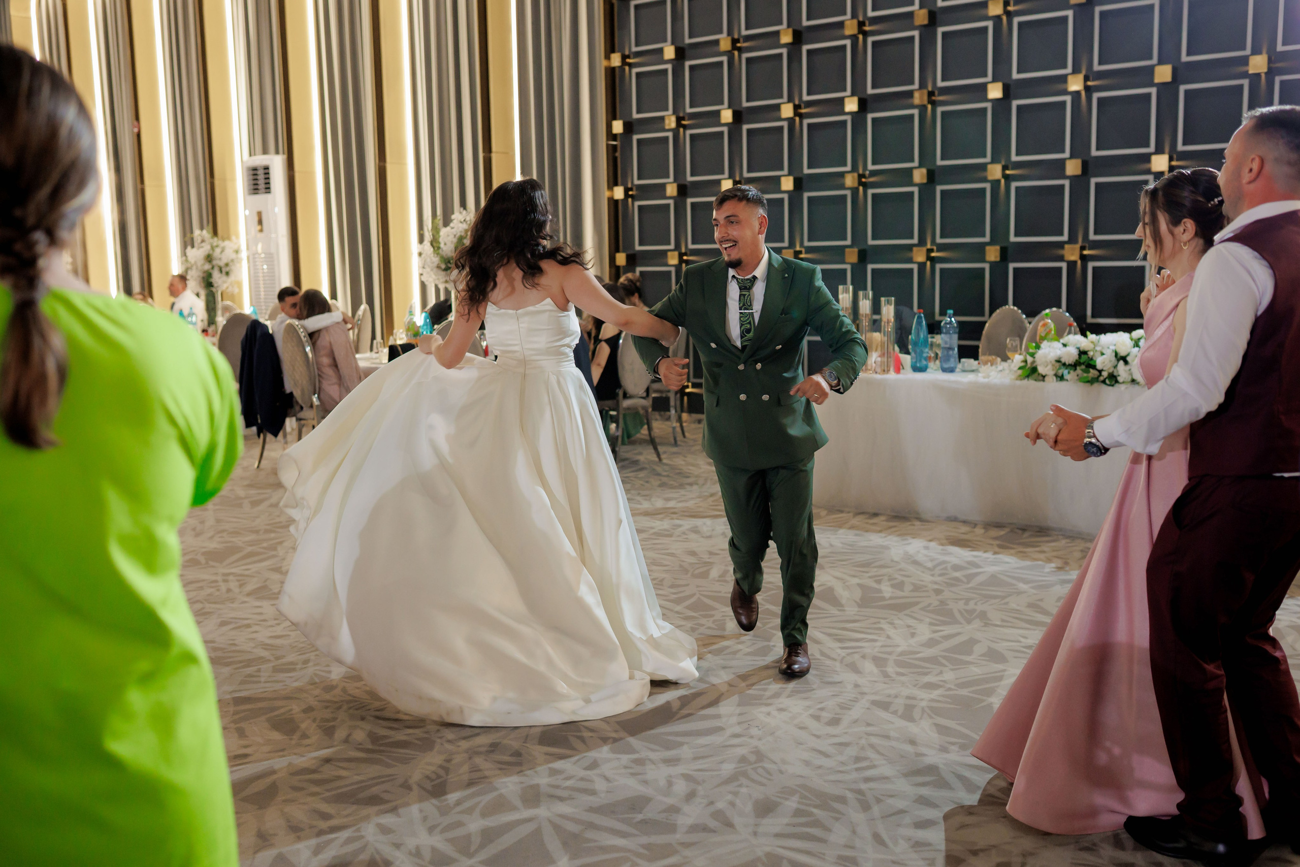 Nunta Nicoleta & Răzvan | Fotografie & Videografie Profesională. Servicii foto-video profesionale, pentru momente de neuitat