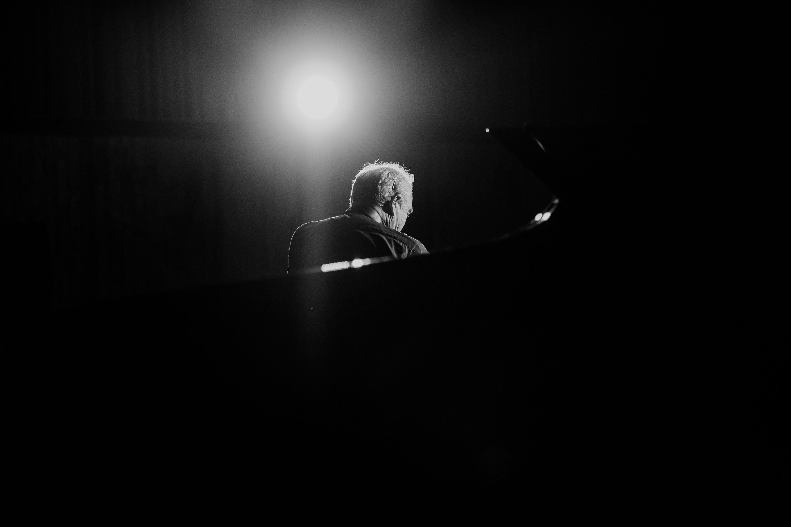 Nicolas Simion Quartet. Hornetart
