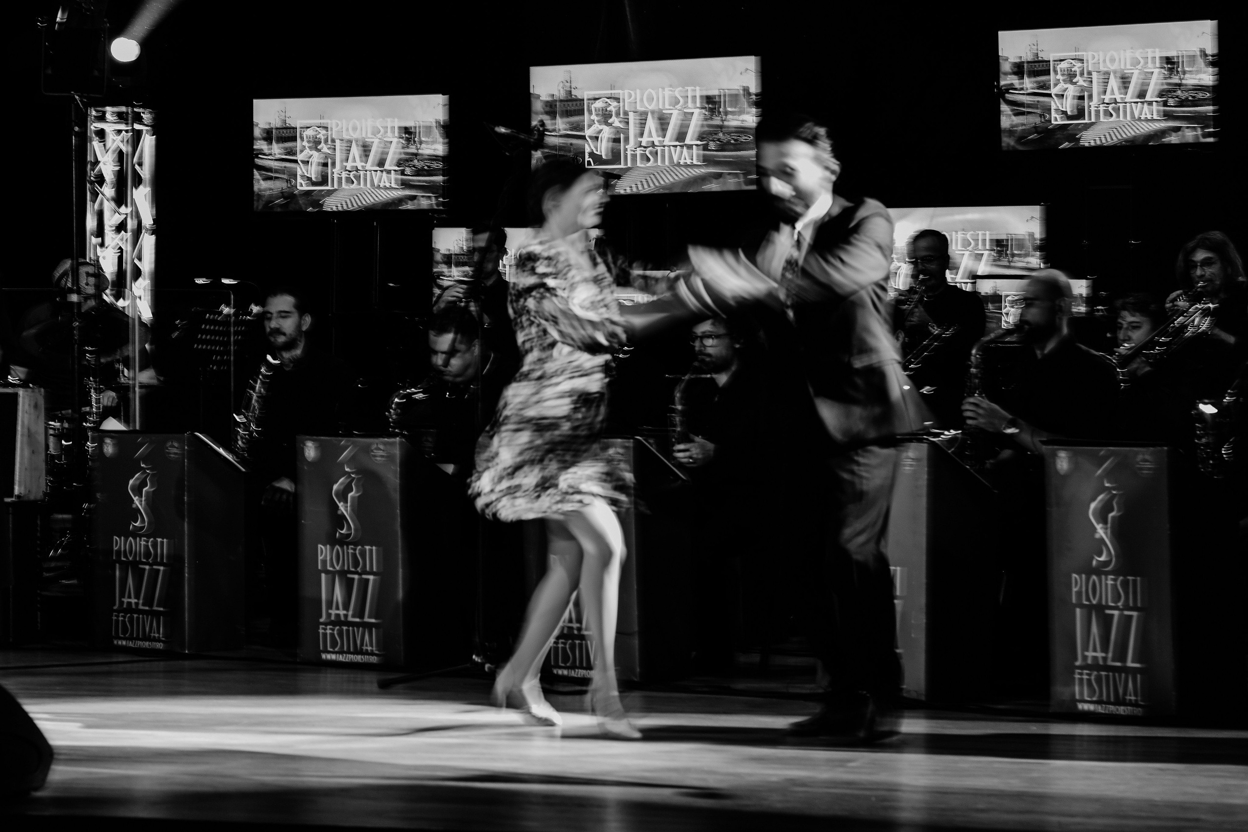 Vertigo Dance School. Hornetart
