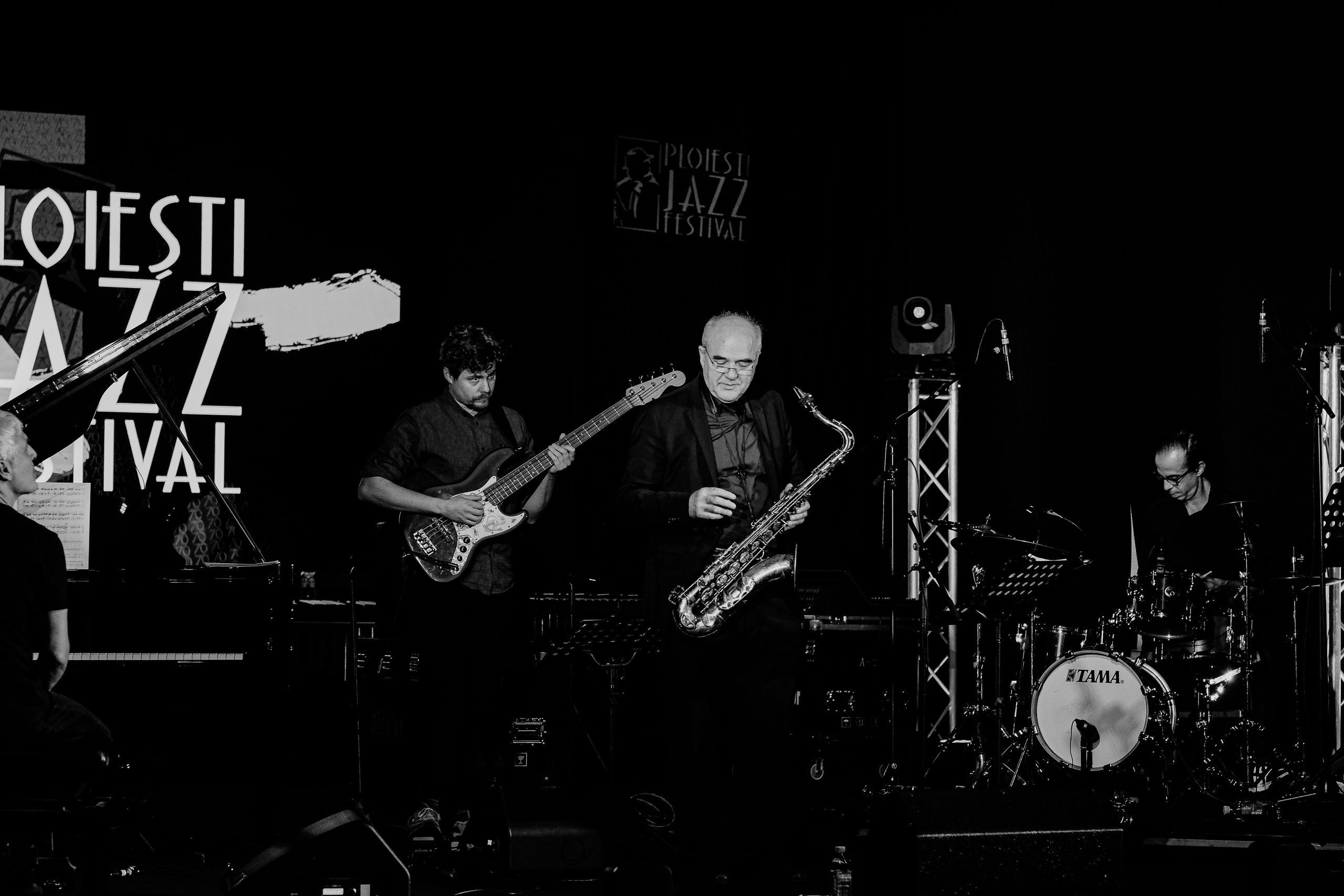 Nicolas Simion Quartet. Hornetart