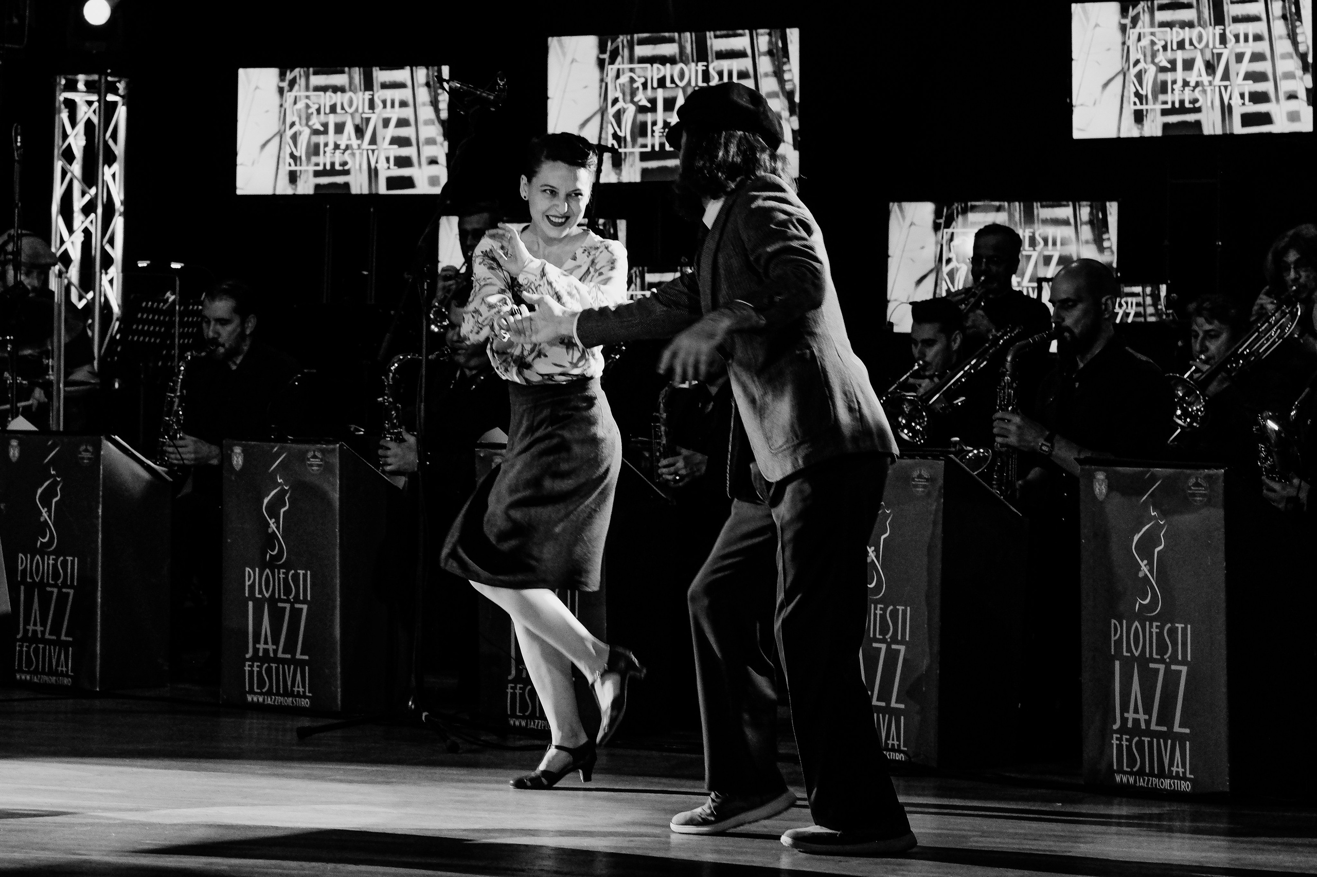 Vertigo Dance School. Hornetart