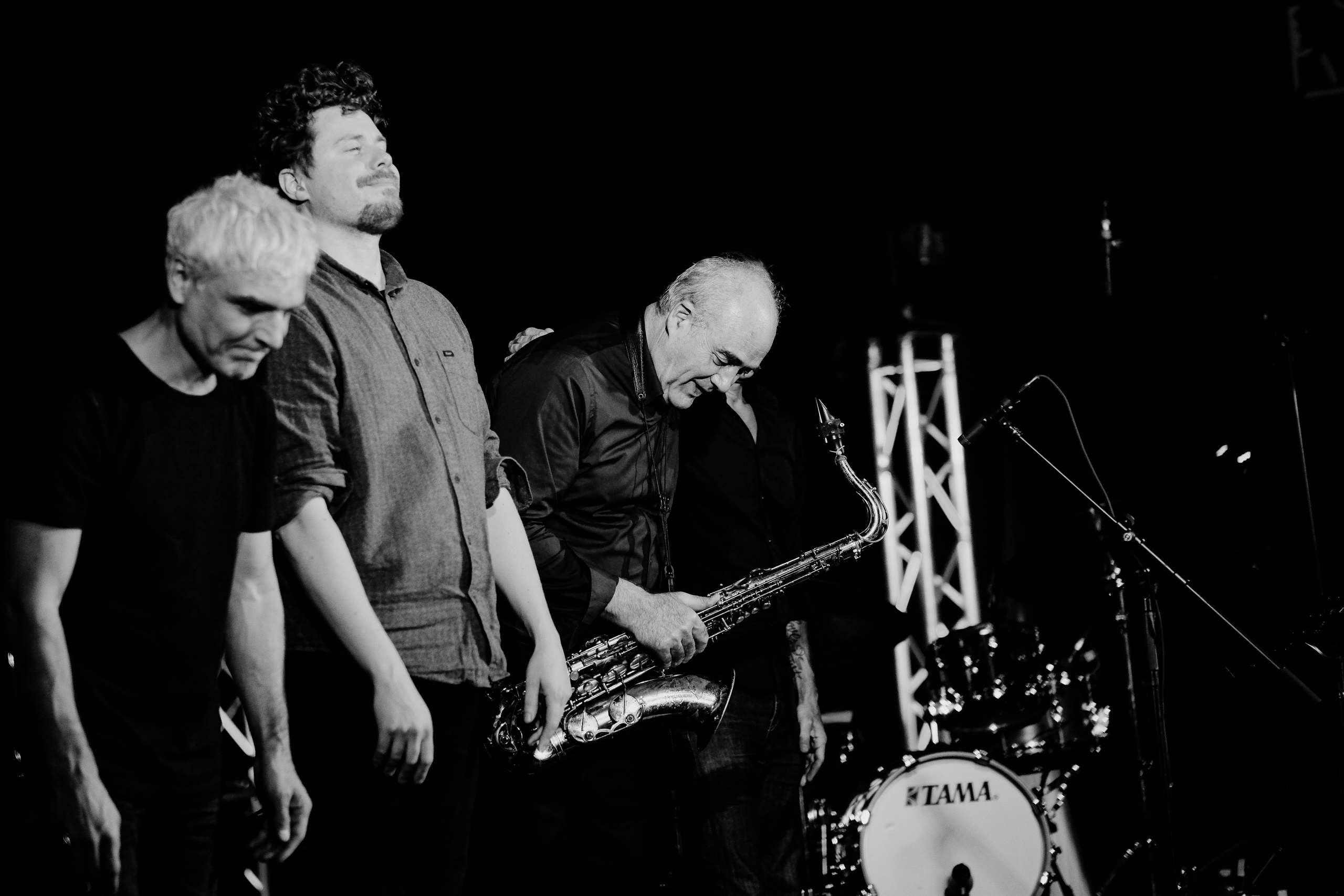 Nicolas Simion Quartet. Hornetart