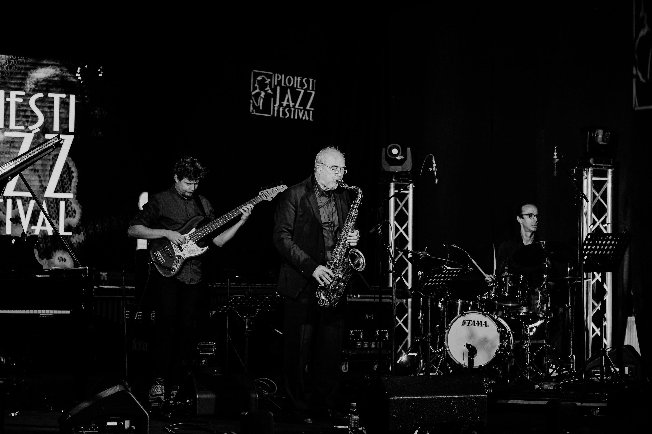 Nicolas Simion Quartet. Hornetart