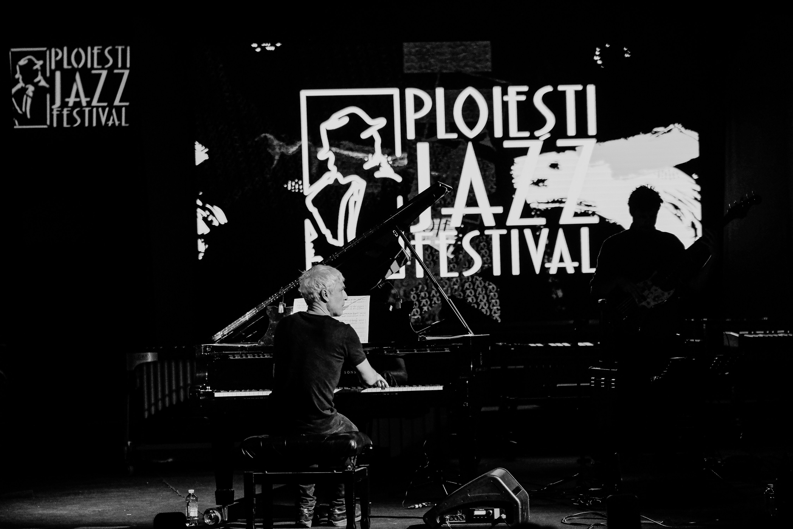 Nicolas Simion Quartet. Hornetart