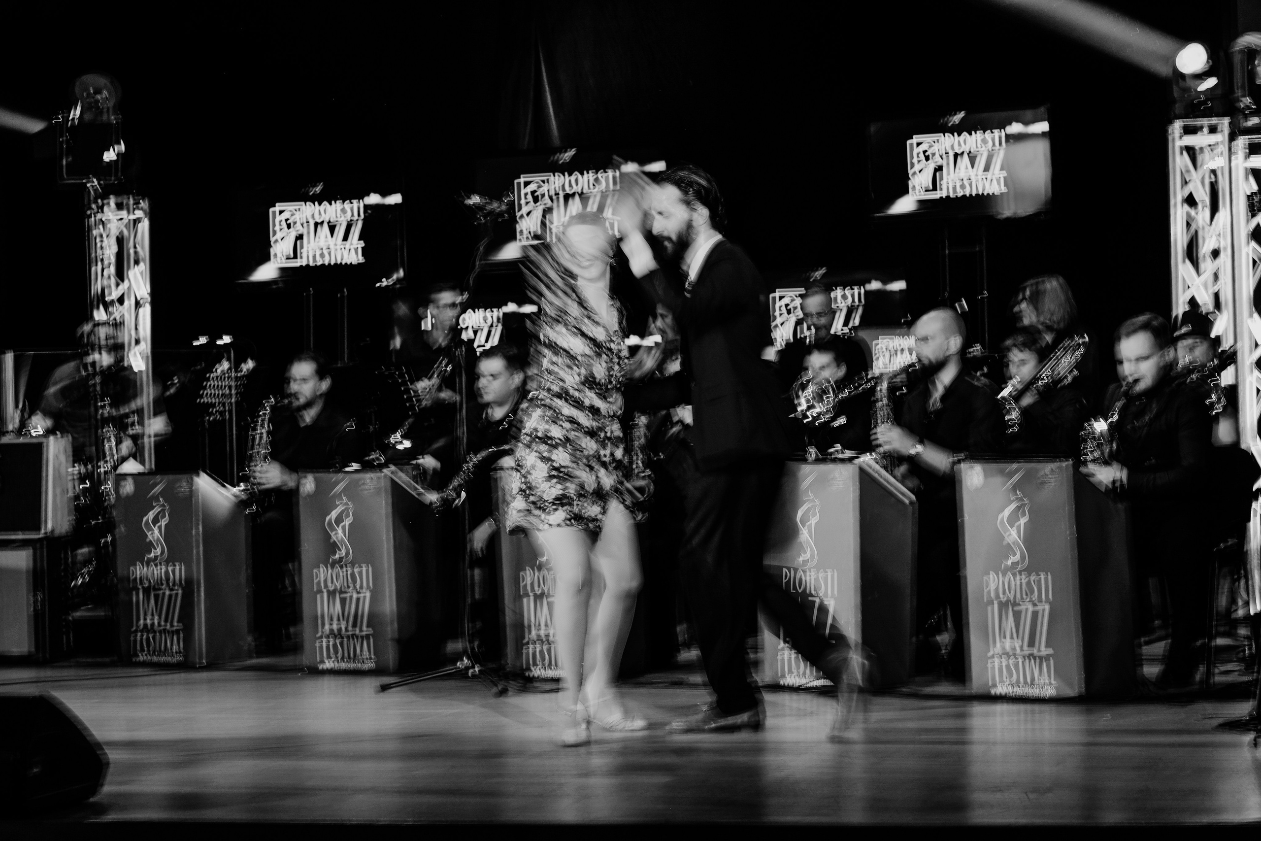 Vertigo Dance School. Hornetart