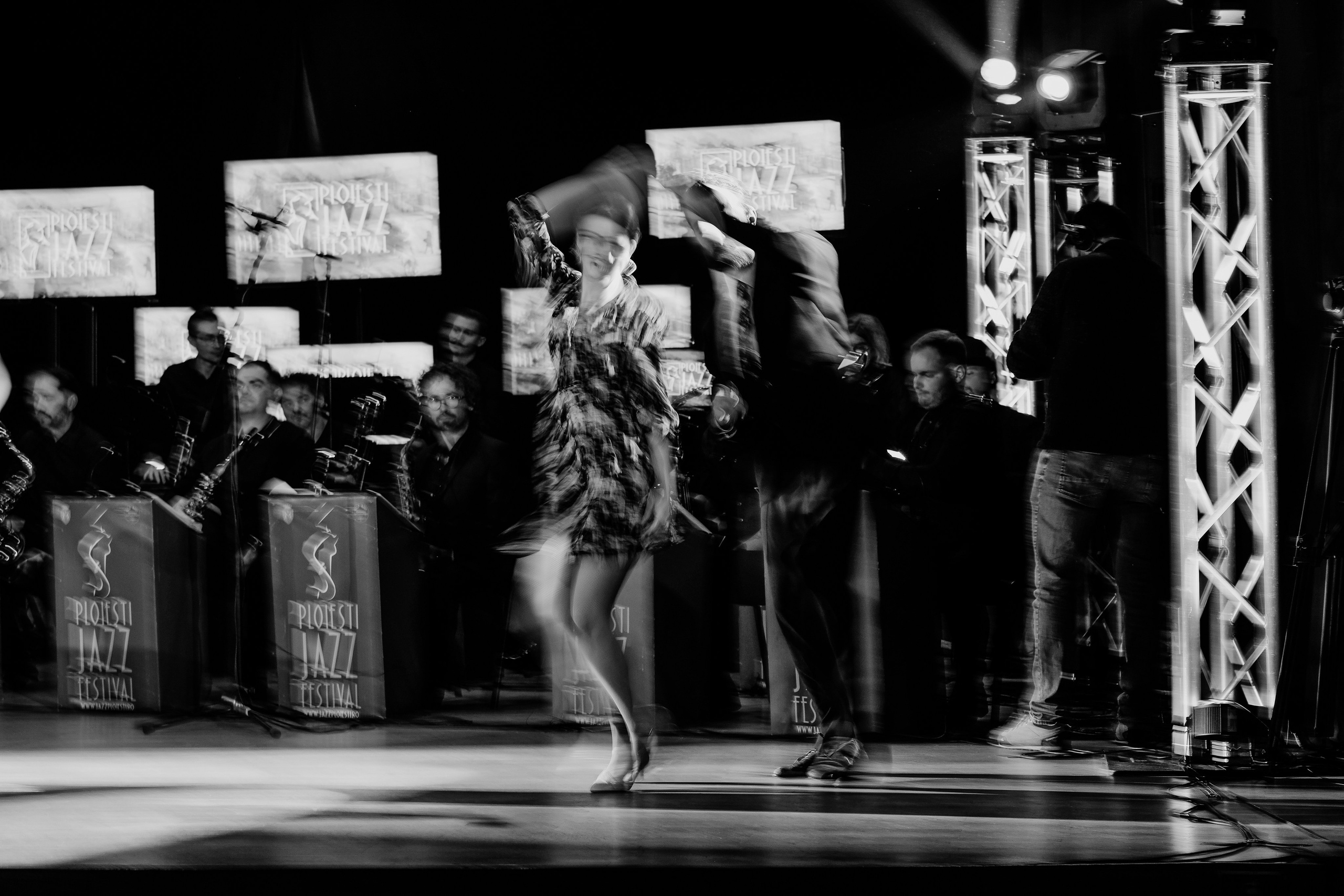 Vertigo Dance School. Hornetart