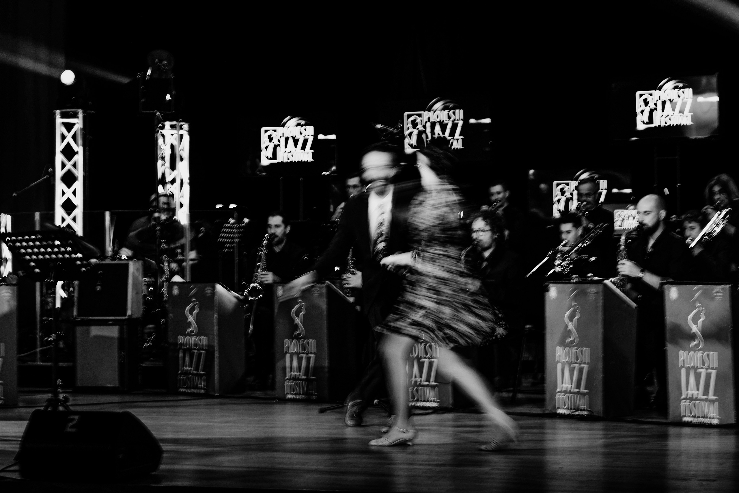 Vertigo Dance School. Hornetart