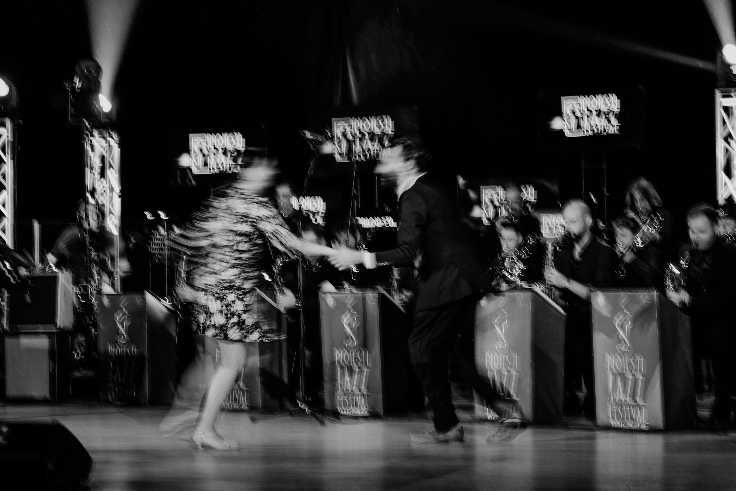Vertigo Dance School. Hornetart