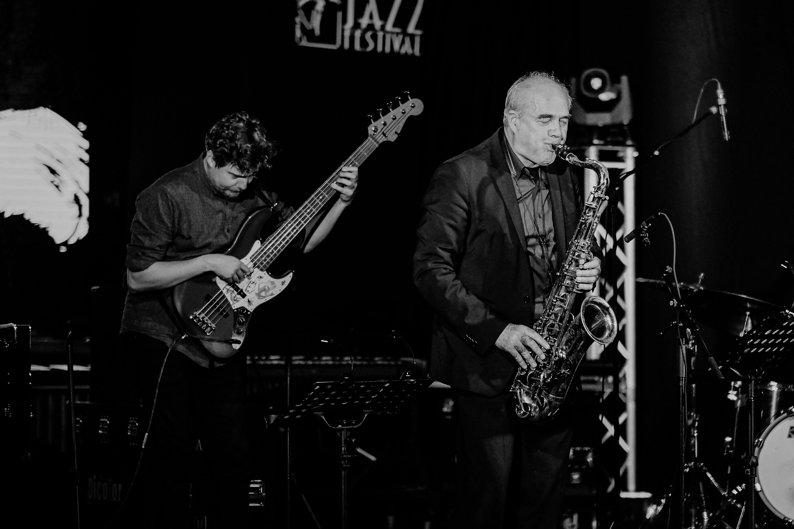 Nicolas Simion Quartet. Hornetart