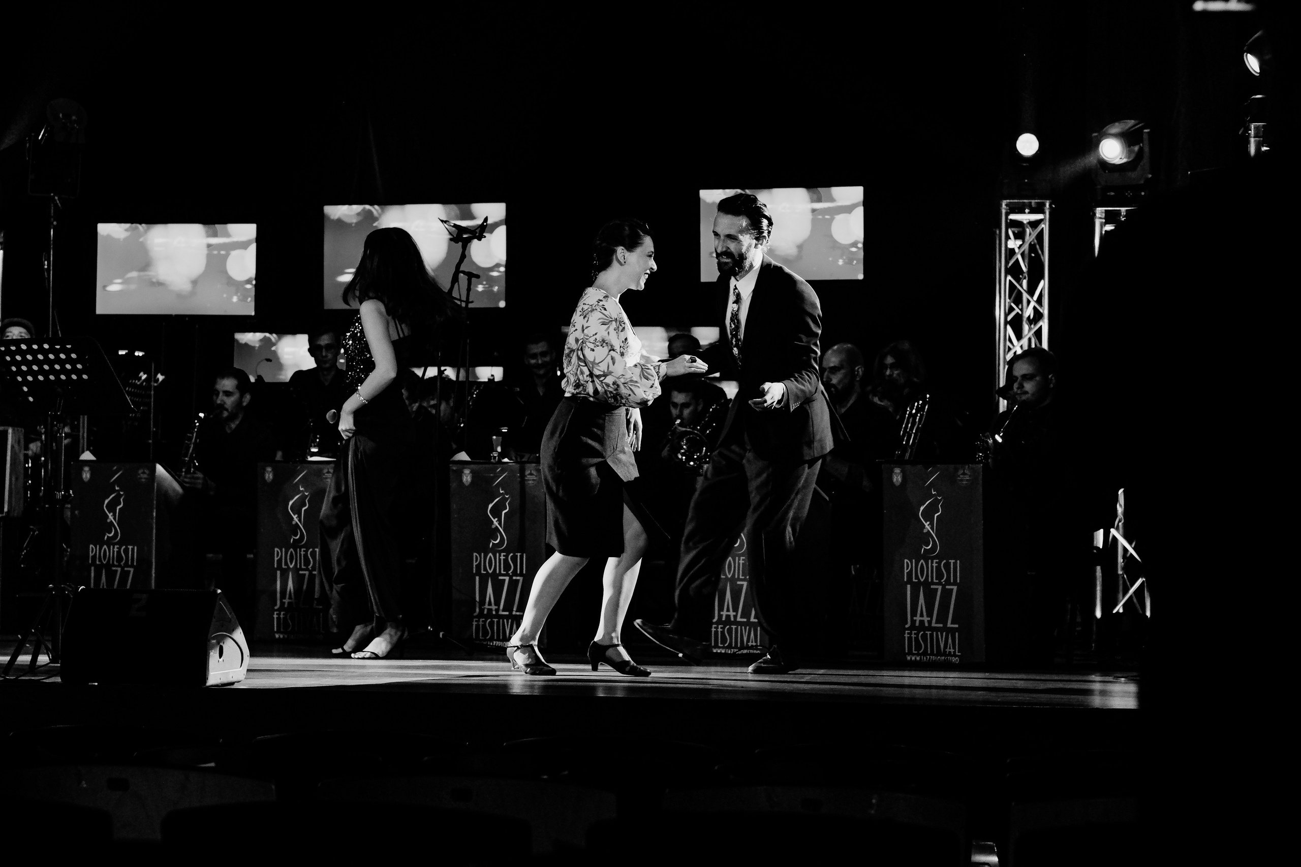 Vertigo Dance School. Hornetart
