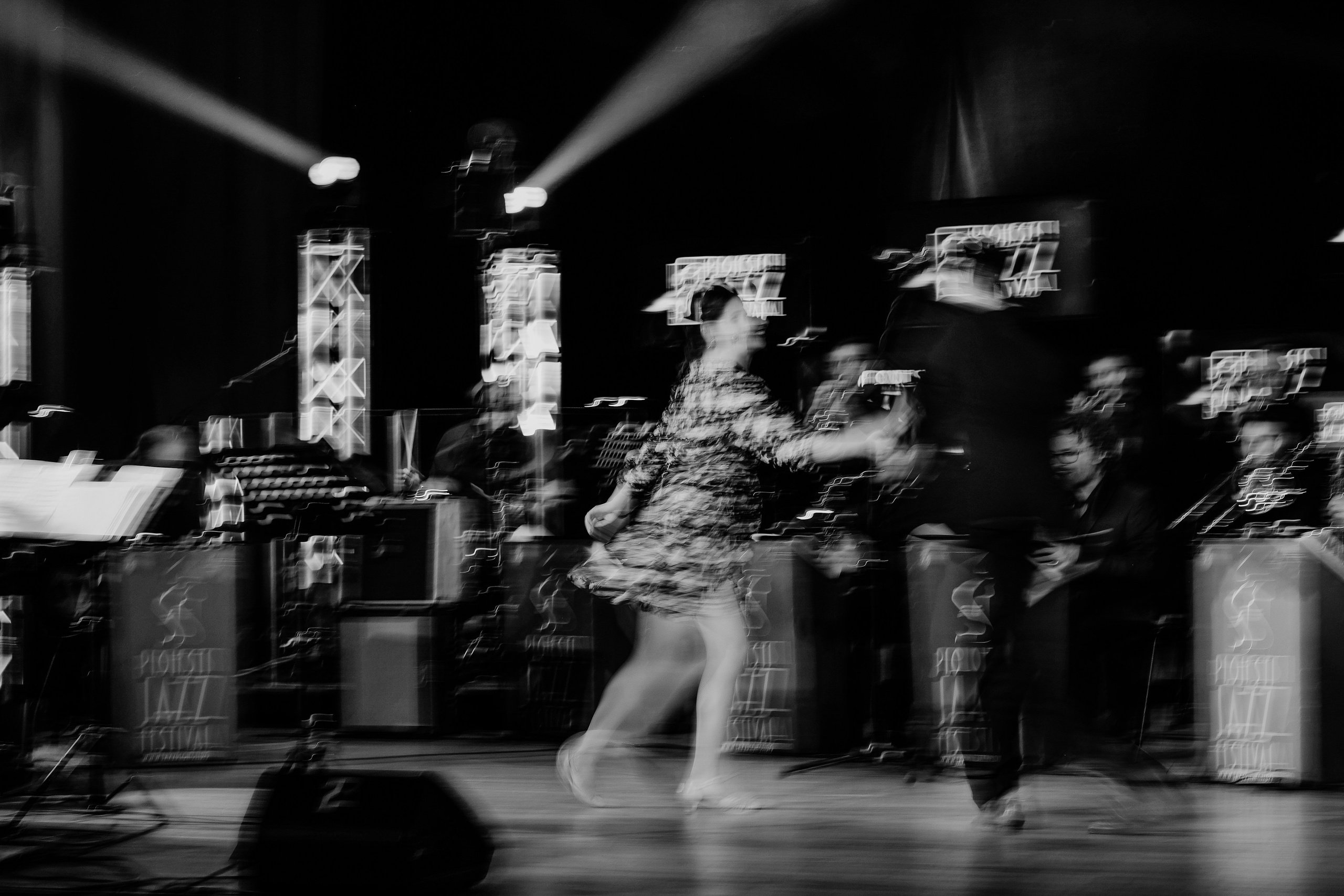 Vertigo Dance School. Hornetart