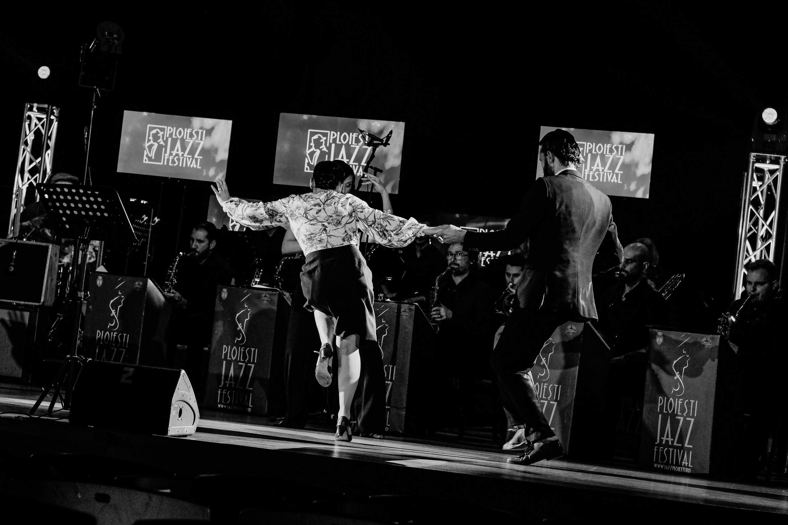Vertigo Dance School. Hornetart
