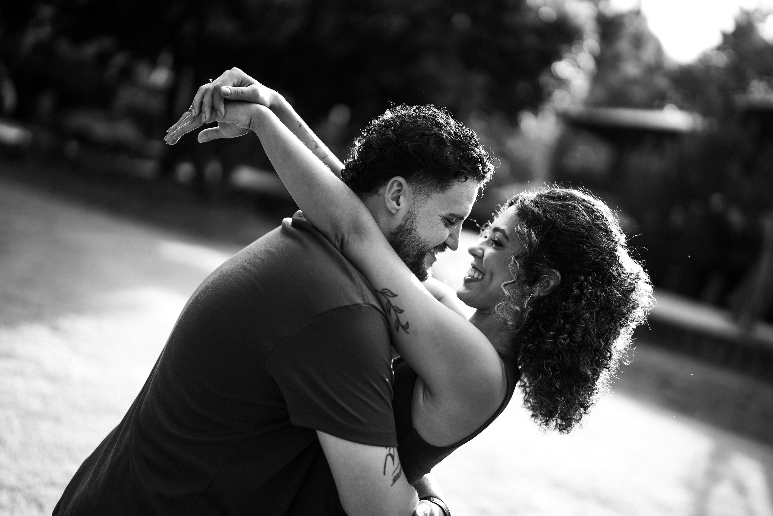 CASAIS. Fotografia de casamentos com verdade, sensibilidade e tempo preservado