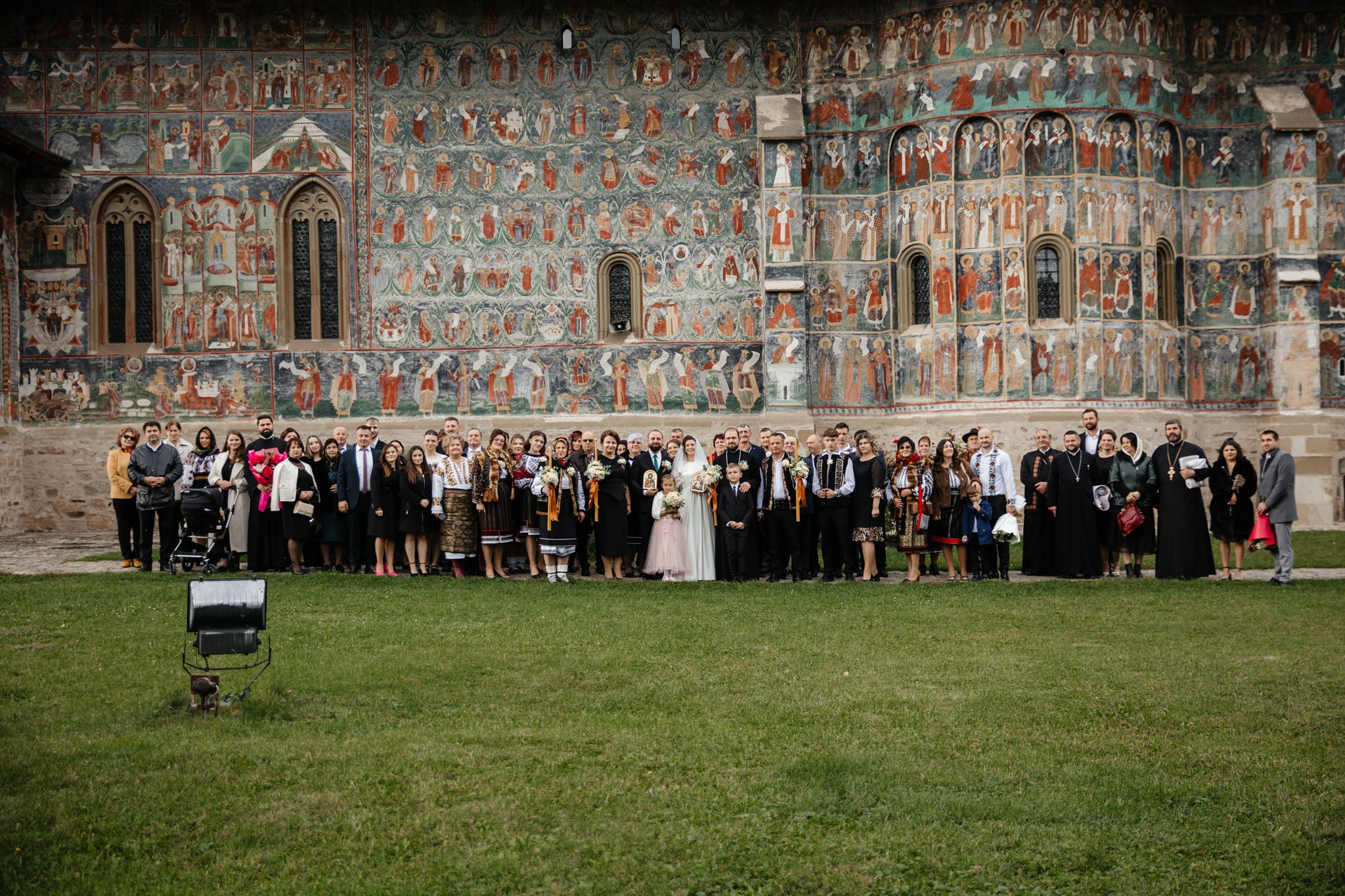 Nunta de Poveste la Sucevița: Cristi și Andreea. Servicii foto-video profesionale, pentru momente de neuitat