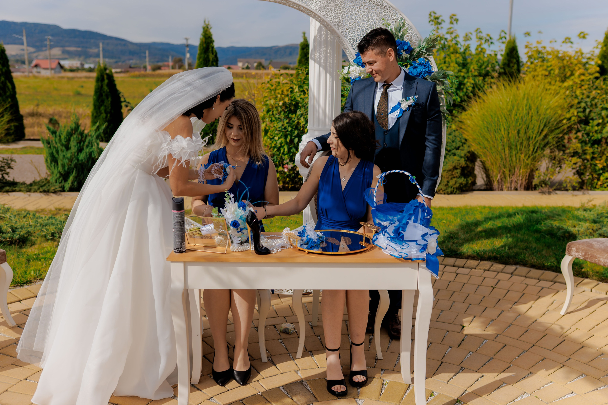 Loredana & Emilian – Ziua Nunții | Videografie - fotografie Botez Suceava, Iași, Botoșani. Servicii foto-video profesionale, pentru momente de neuitat
