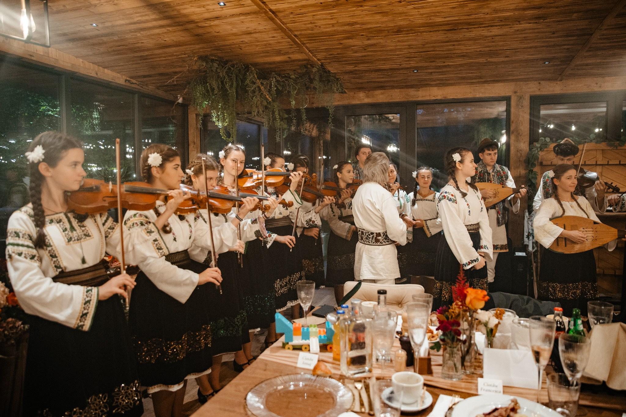 Nunta de Poveste la Sucevița: Cristi și Andreea. Servicii foto-video profesionale, pentru momente de neuitat