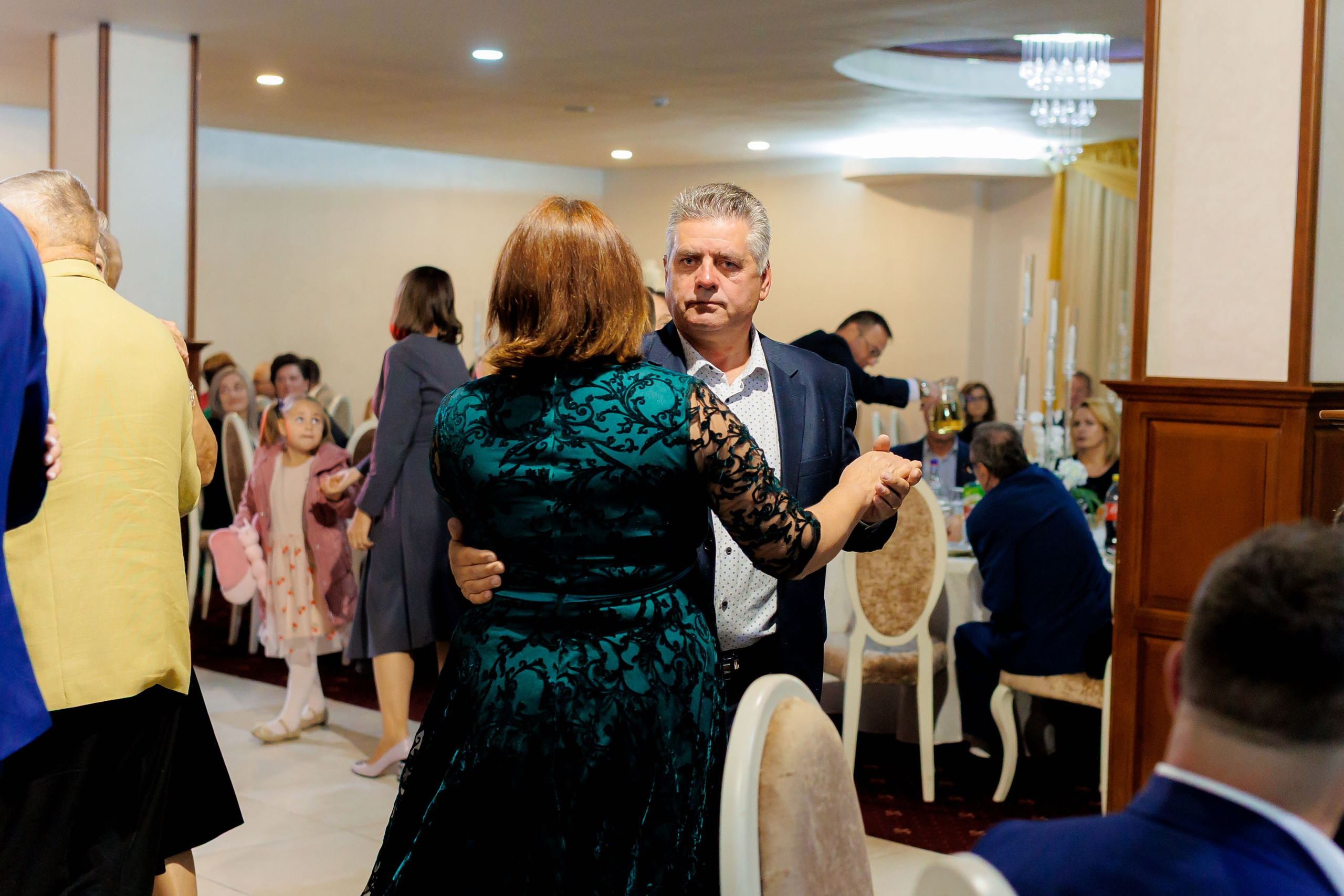 Loredana & Emilian – Ziua Nunții | Videografie - fotografie Botez Suceava, Iași, Botoșani. Servicii foto-video profesionale, pentru momente de neuitat