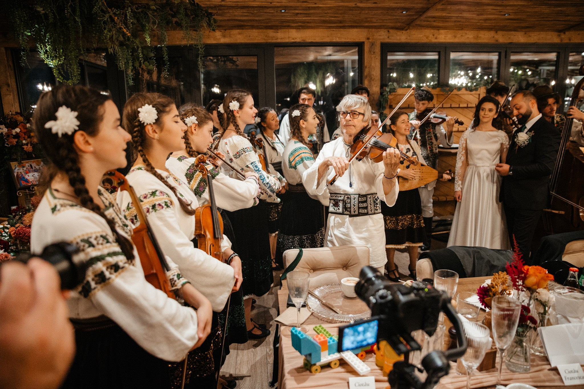 Nunta de Poveste la Sucevița: Cristi și Andreea. Servicii foto-video profesionale, pentru momente de neuitat