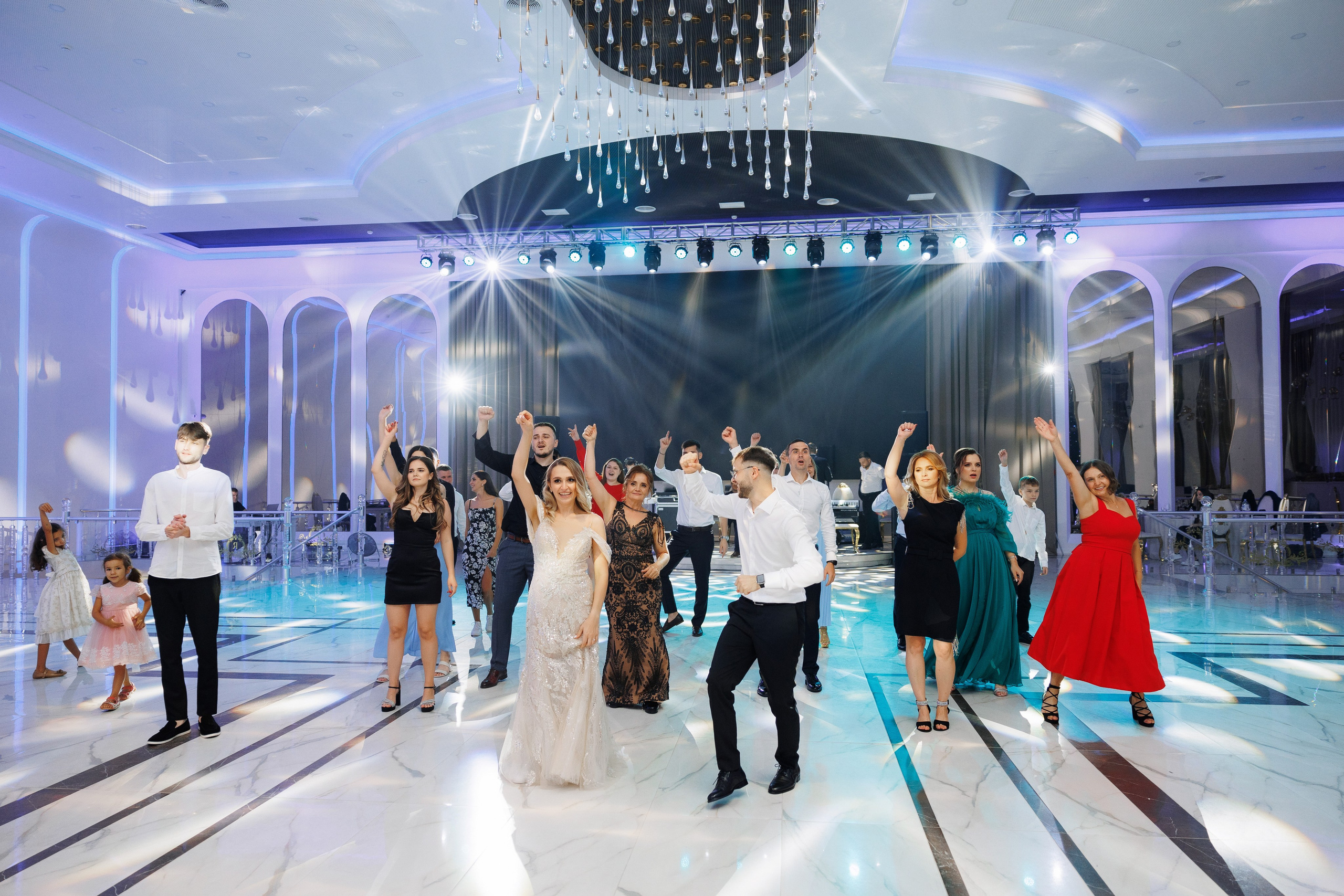 Atingerea e Dragoste. Servicii Foto Video în Chișinău și Europa ID-Brothers