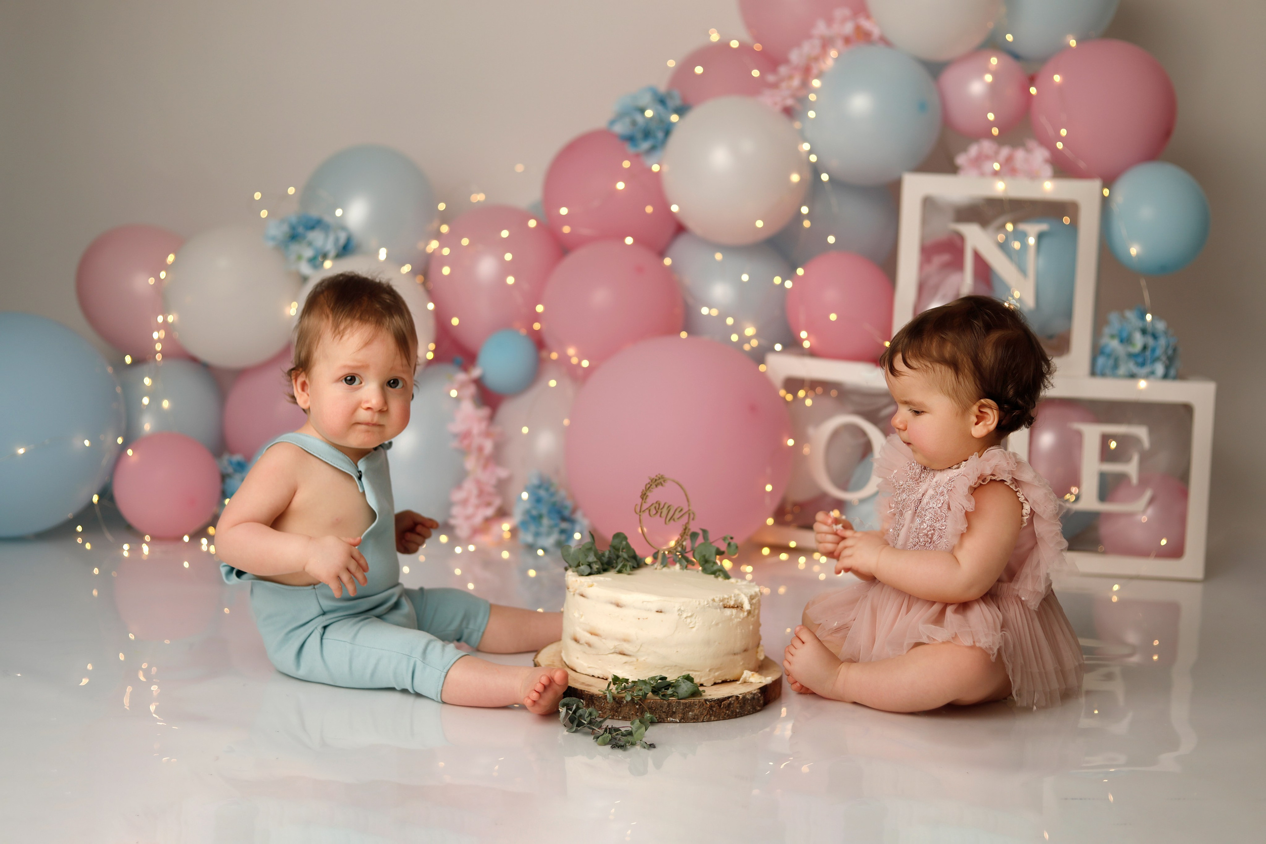 Fotograf Ehingen, Fotograf Bad Waldsee, Fotograf Friedrichshafen, Baby Ulm, Entbindung Ulm, babyfotograf Erbach, Babyfotograf Blabeuren, Babyfotograf Biberach, babyshooting ulm, babyshooting metzingen, babyshooting ehingen, Babybauchshooting, Schwangerschaftsshooting, Babybauchbilder, Babybauchfotografie Ulm, Matmaternity, studiophotography.studiophotoshoot, zwillinge