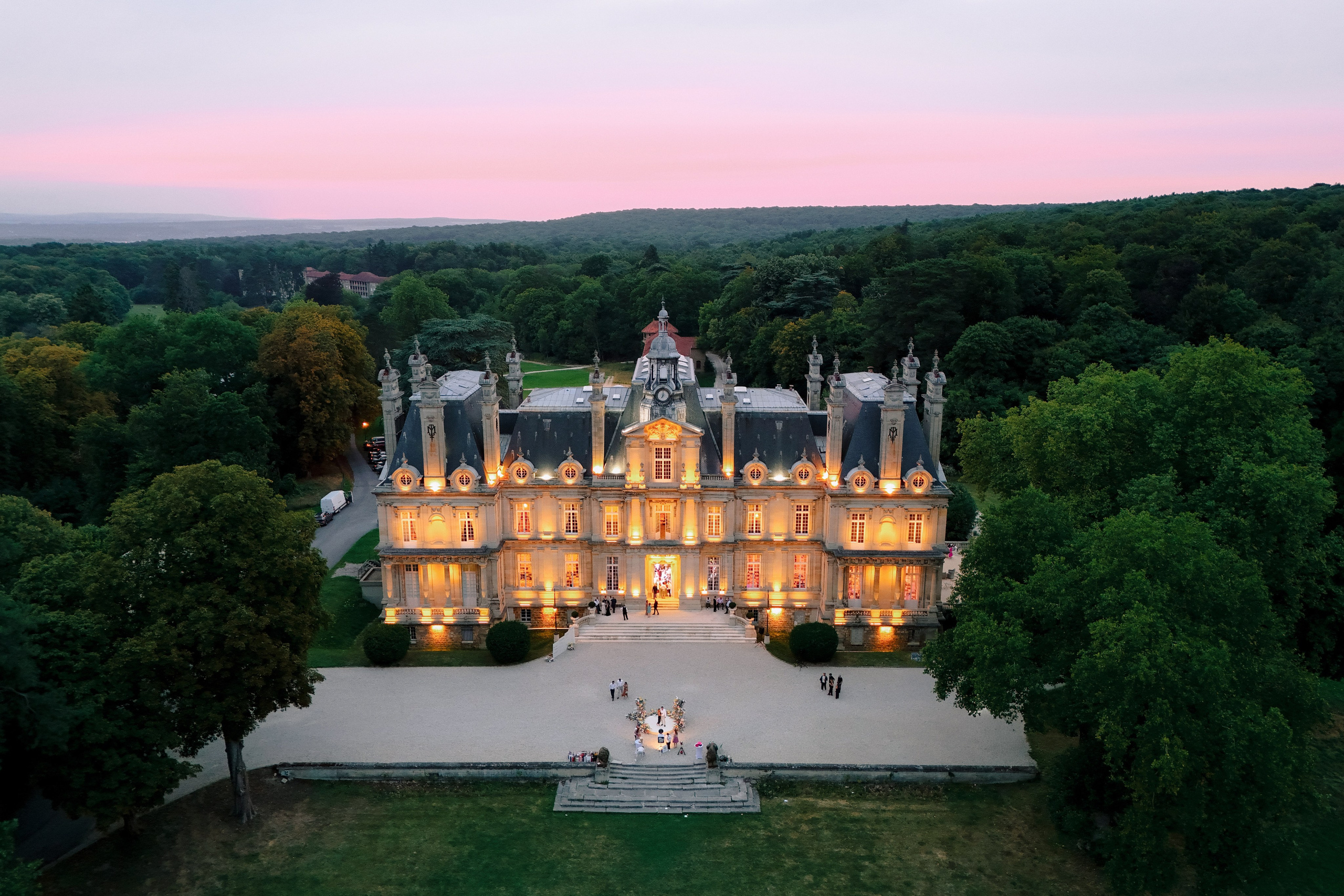 Seulement dans tes bras. Servicii Foto Video în Chișinău și Europa ID-Brothers