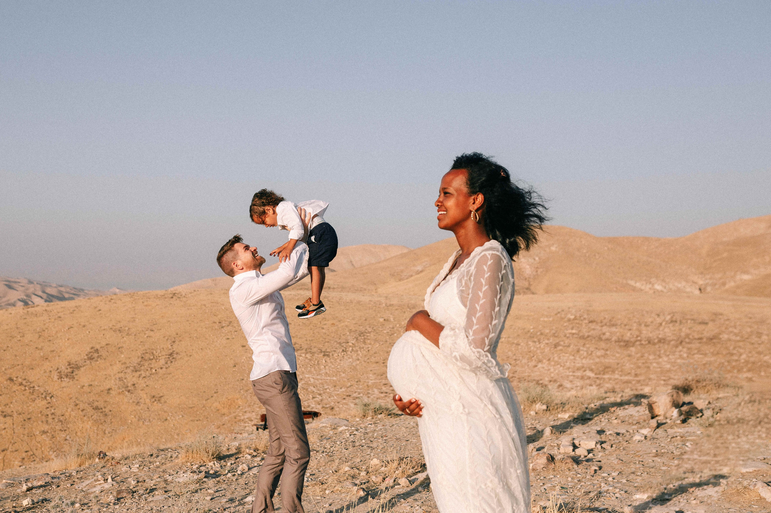 PHOTO SESSION IN THE DESERT NEAR MAALE ADUMIM. PHOTOGRAPHER IN ISRAEL