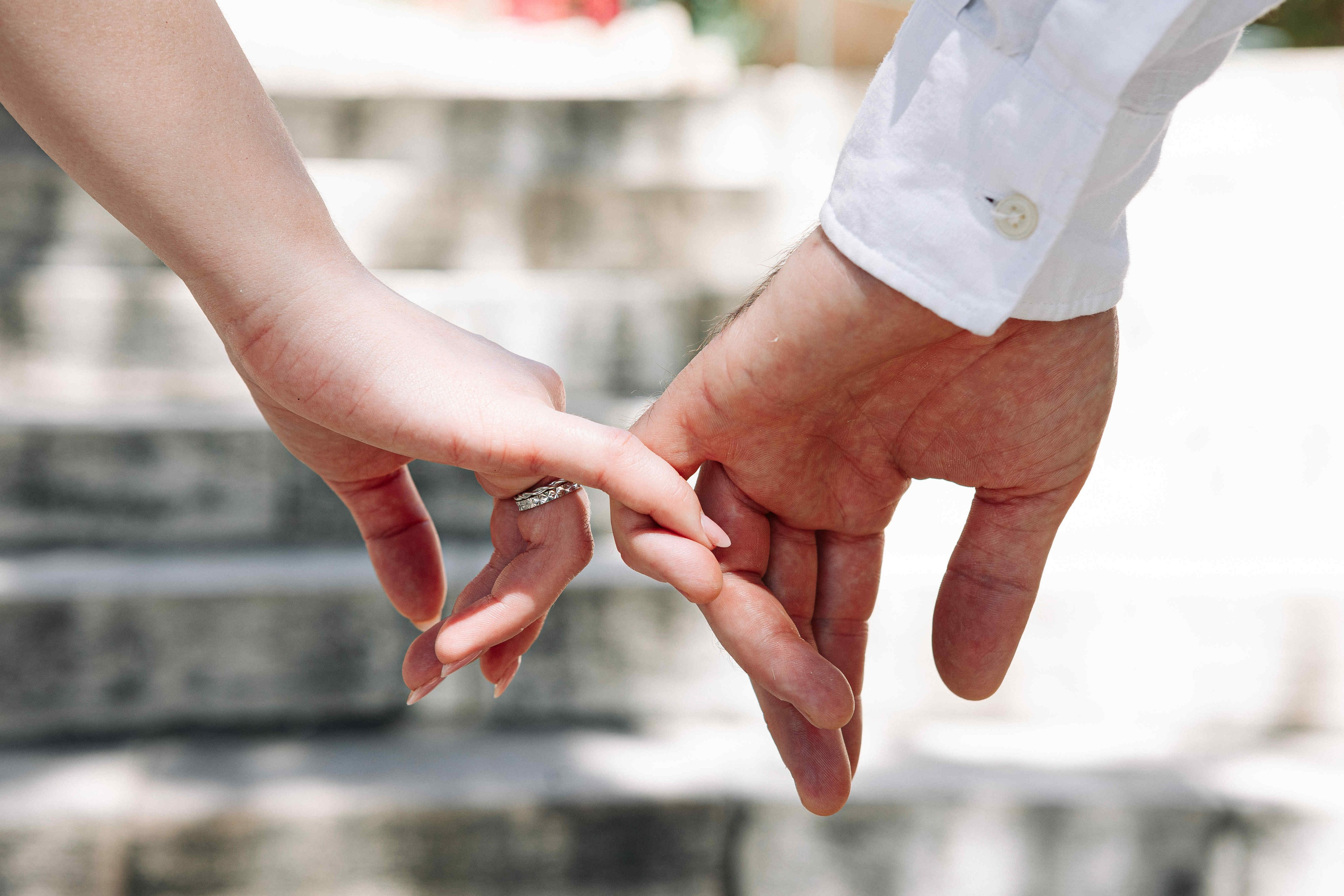 A MONTH AFTER THE WEDDING (morning). PHOTOGRAPHER IN ISRAEL