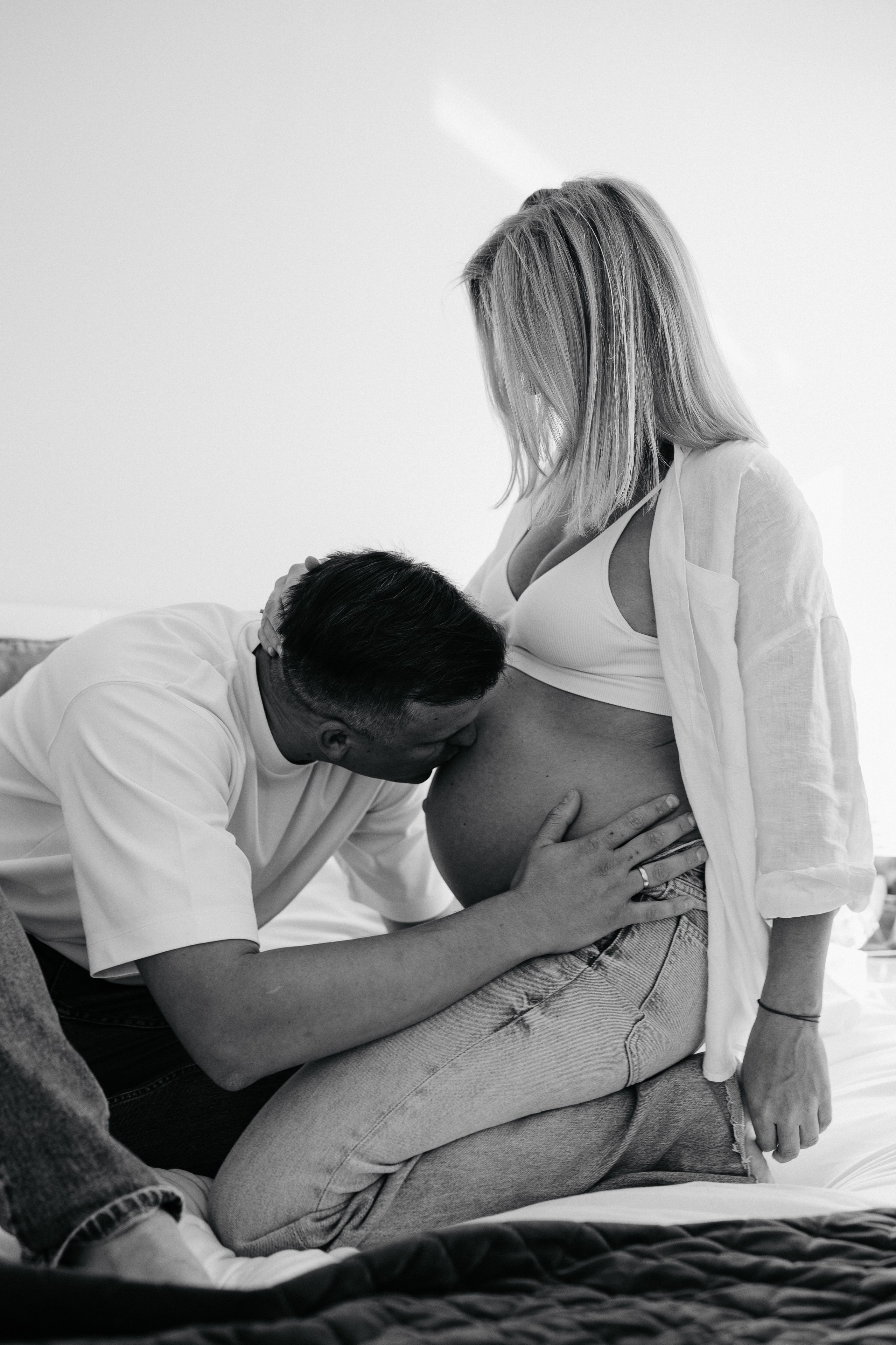 Pełna emocji fotografia sesja ciążowa lifestyle | Natalia Malinowska Fotografia | Augustów Warszawa. Natalia Malinowska Fotografia | Fotograf ślubny i rodzinny Augustów Warszawa