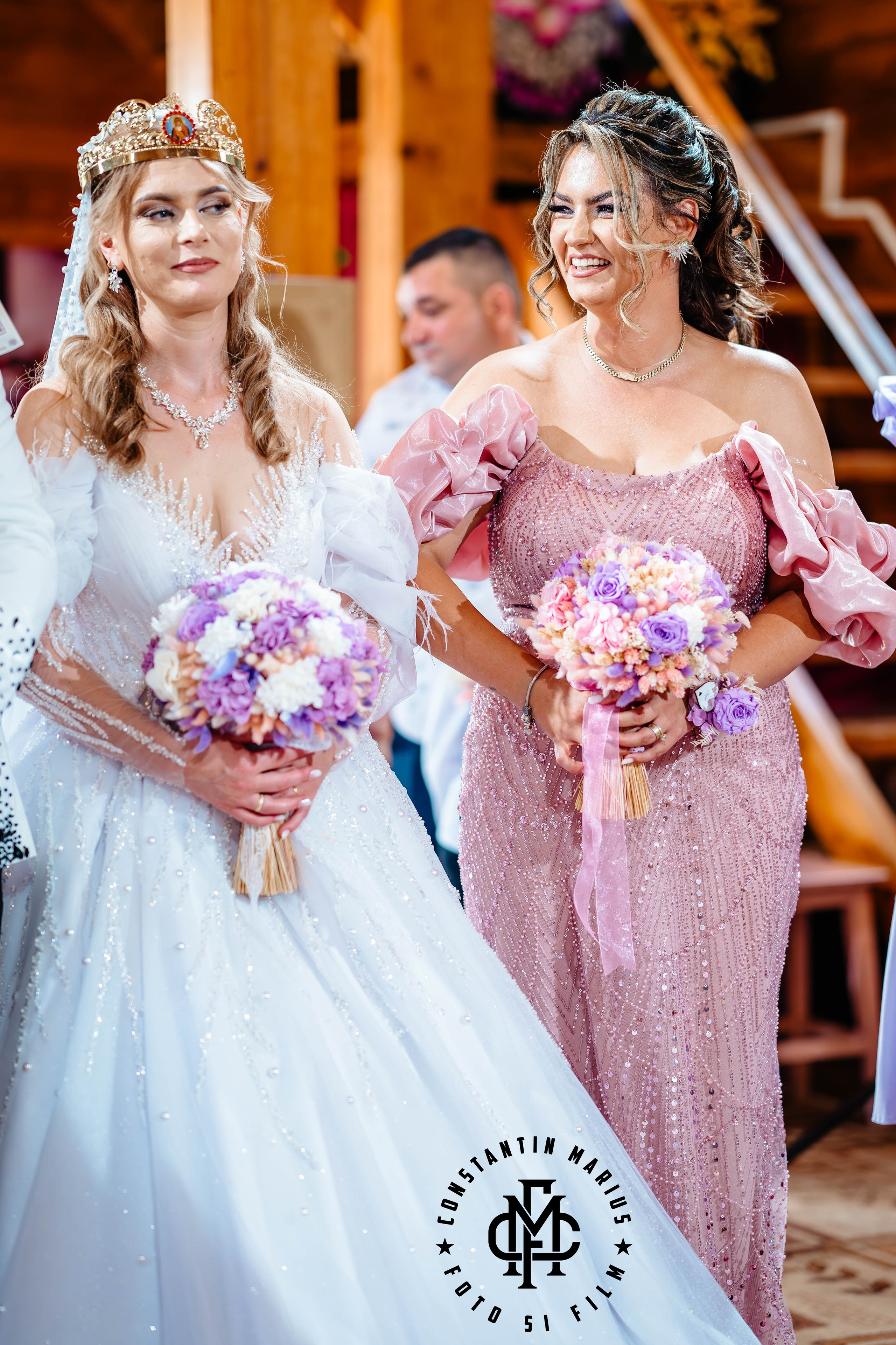 WEDDING PHOTOGRAPHY. DESPRE NOI