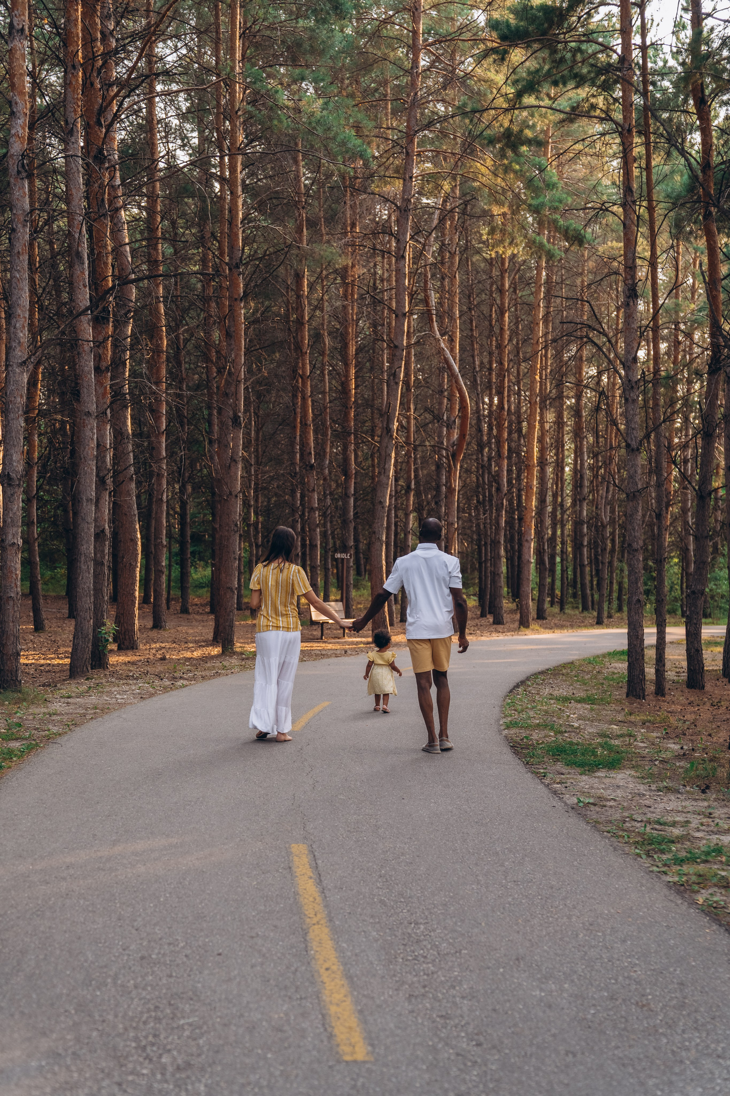 Family in Birds Hill. Photographer Viktoriia Skavronskaya