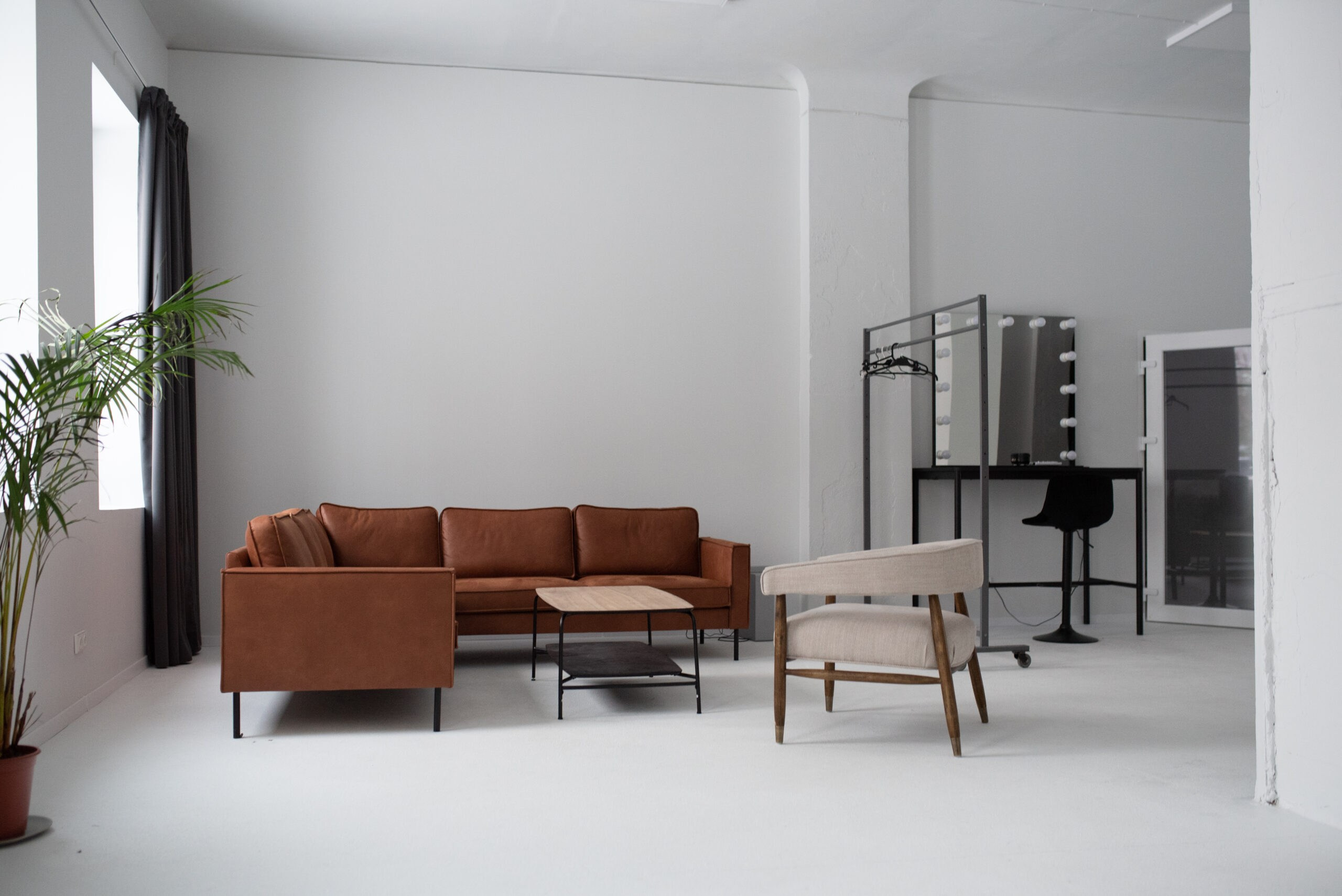 Nuomojamos Fotostudijos Vilniuje. Framed by Evelina | Vestuvių fotografė