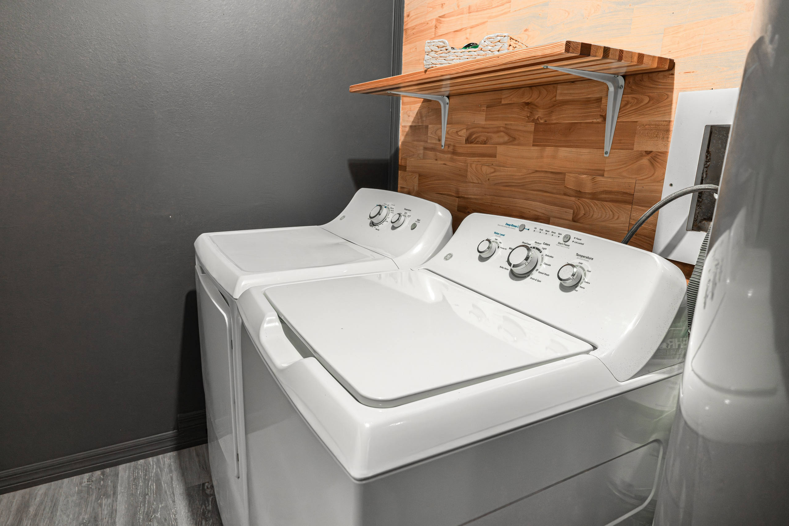 The house is for Rent AirBNB: https://ru.airbnb.com/rooms/1023445326769536774?_set_bev_on_new_domain=1702356155_MDFhNDI0ZDdjMDhj&source_impression_id=p3_1702356155_K3LTjNJeF83QUyI0