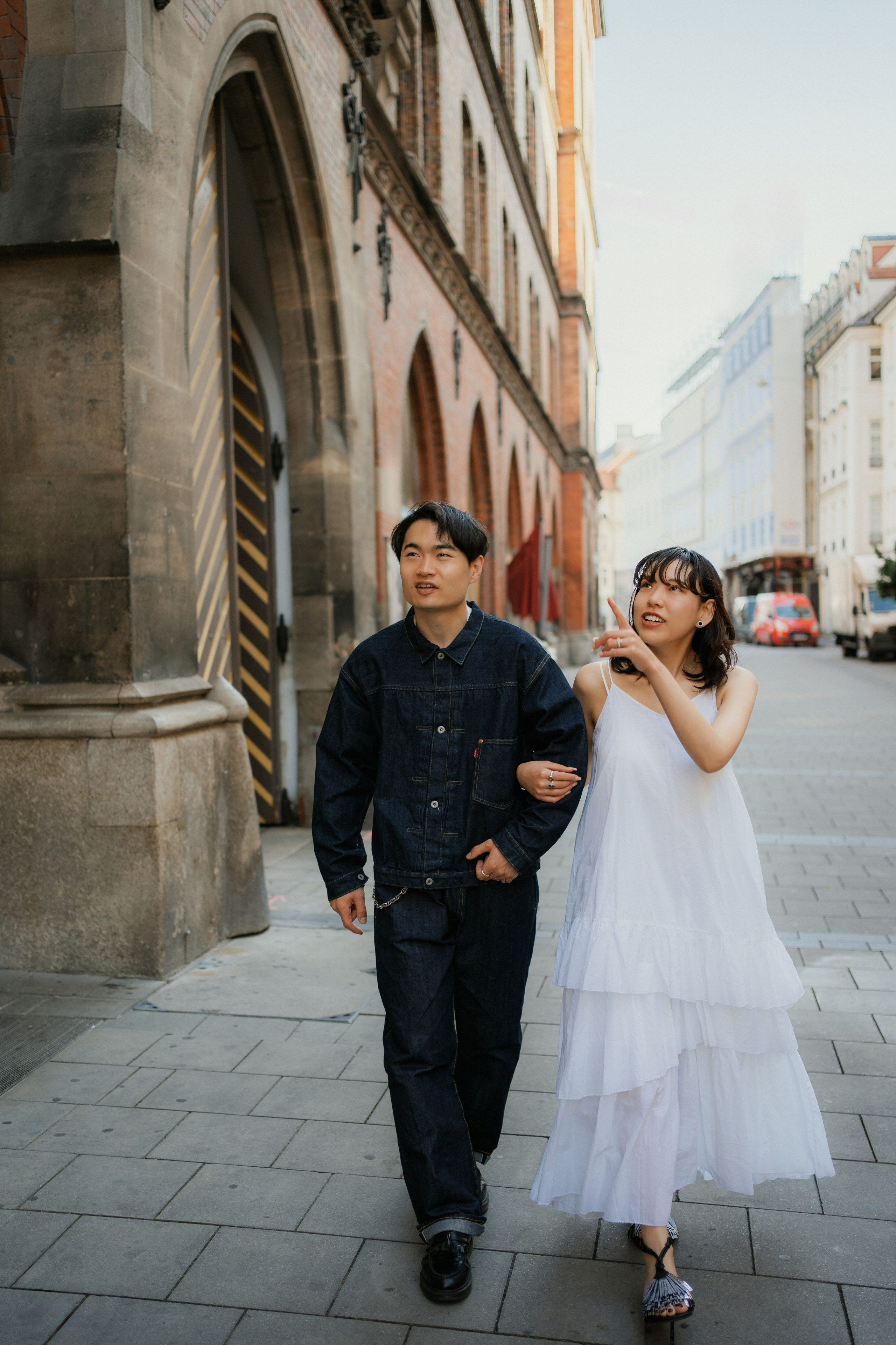 Honeymoon walk. Portrait Lifestyle Photographer in Munich — Polina Cherkasova