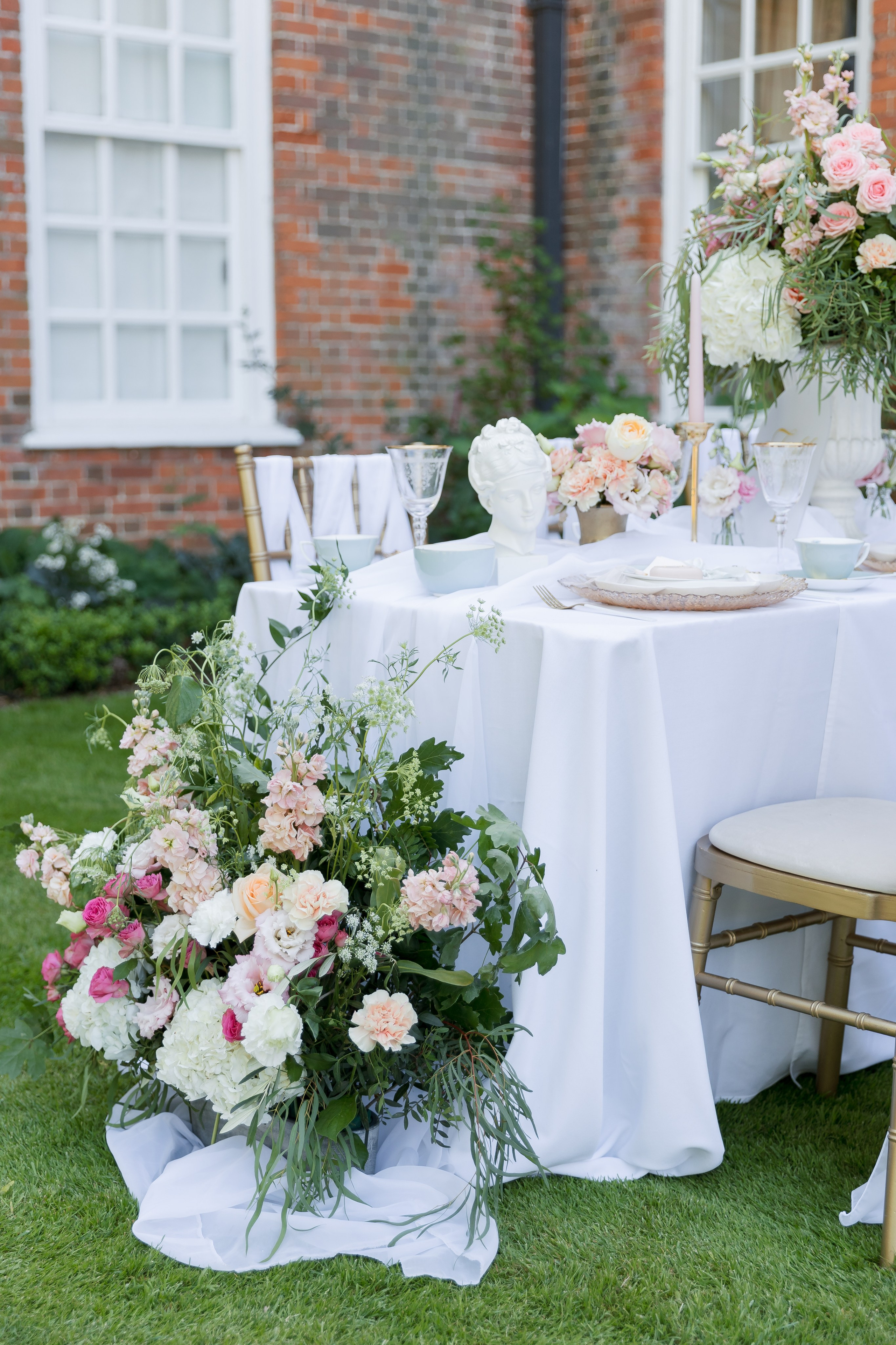 Regal Romance | Editorial Photoshoot at Gosfield Hall, London Estat. YES I DO PRODUCTION — Wedding photography&videography