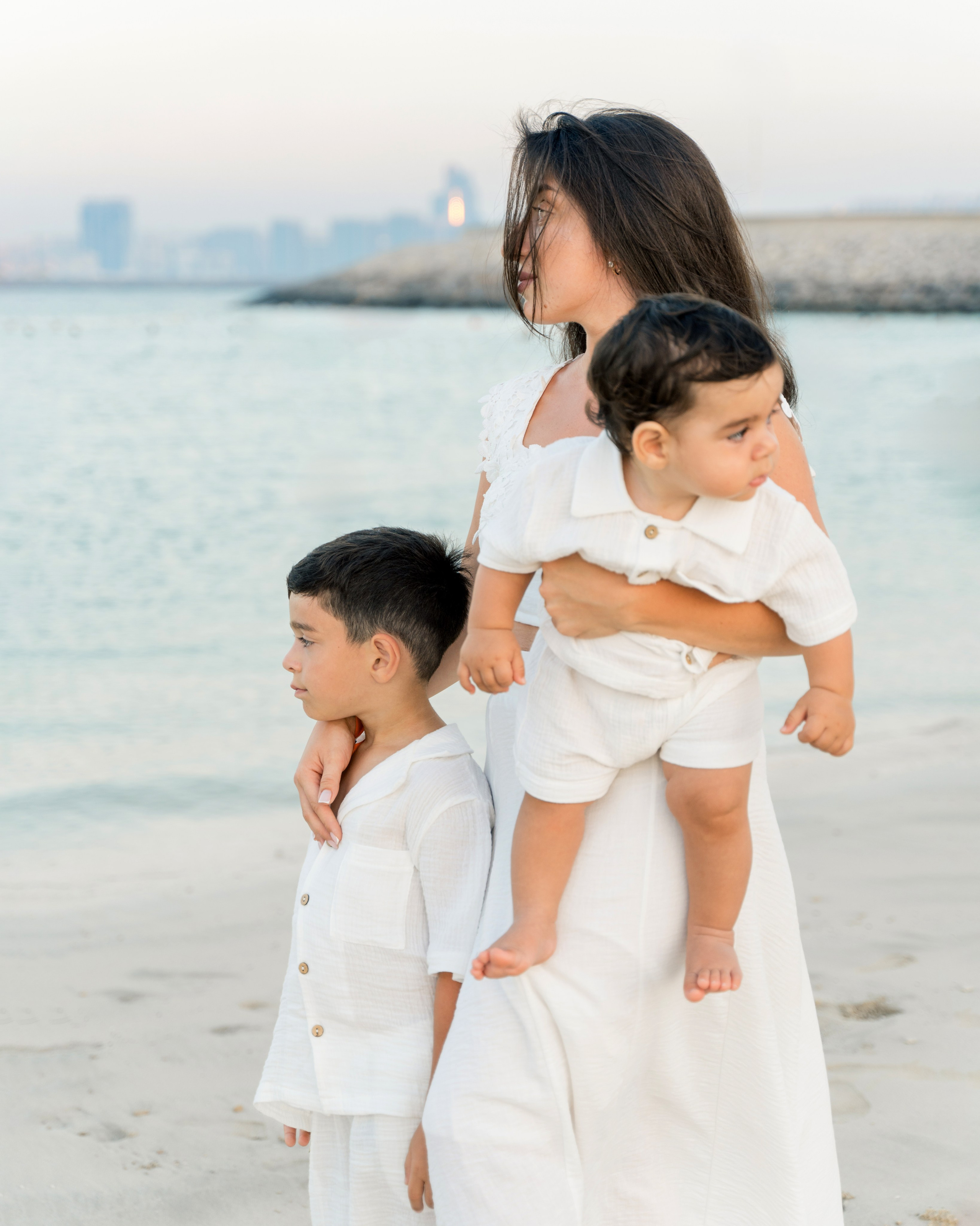Семейная съемка на пляже. Фотограф в Абу Даби Марина
