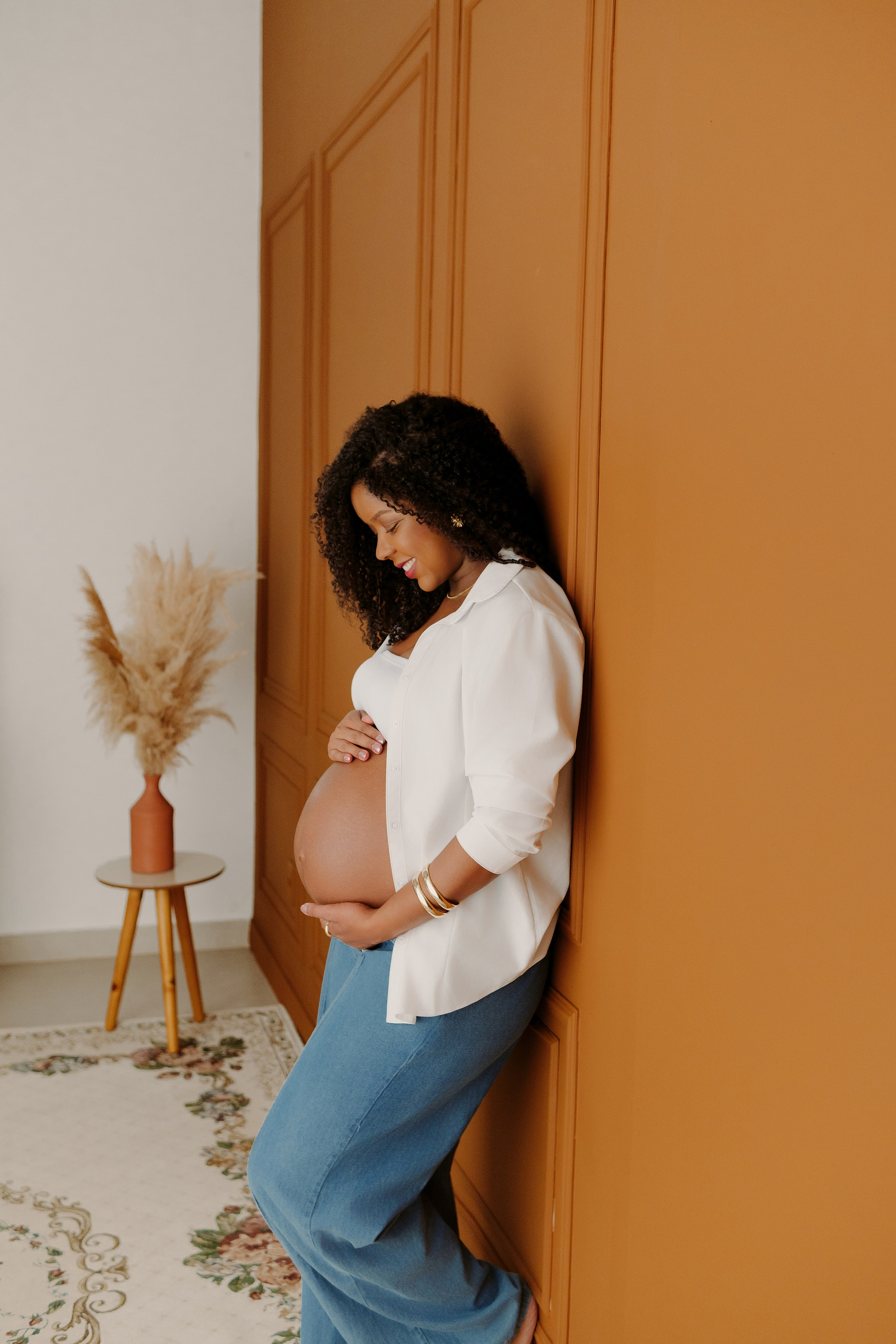 Verena à espera de Júlia. Estúdio Natani Fotografia