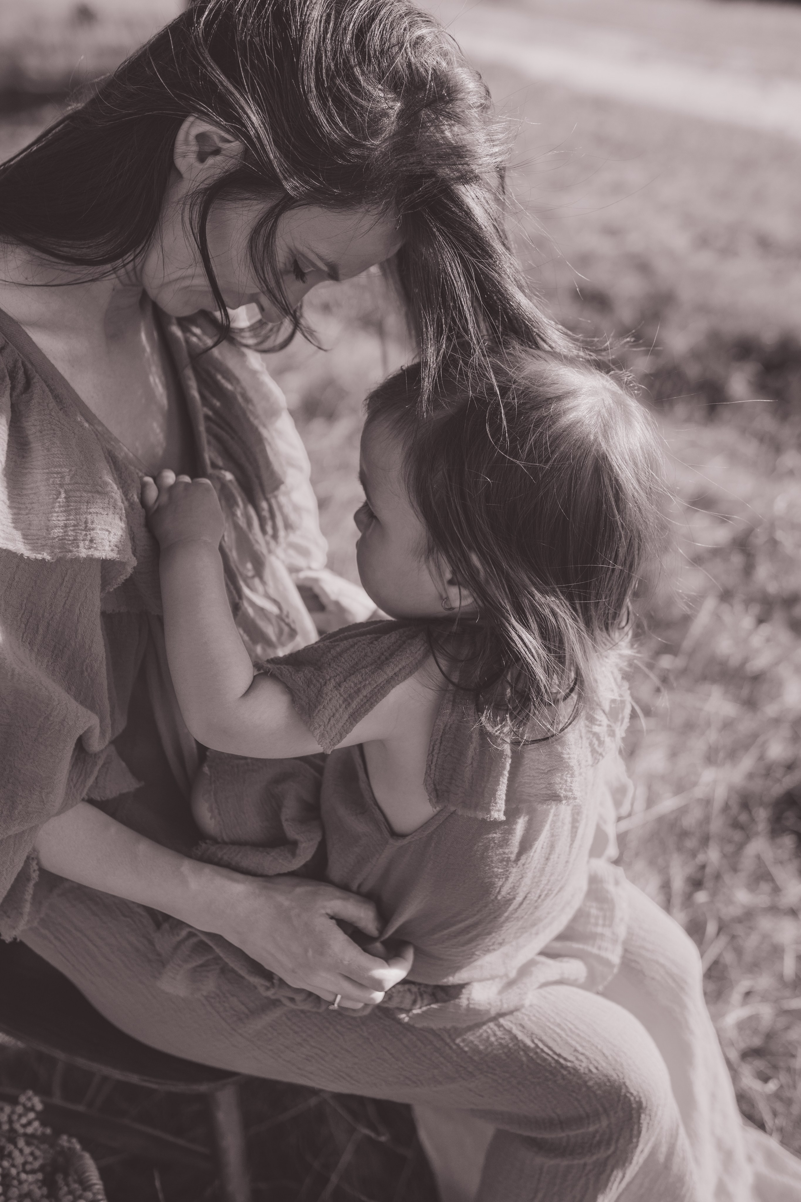 Mother Earth: Proiect de Fotografie Maternitate | Mădălina Beda. Madalina Beda- Artist vizual, fotograf, doula la nastere, consultant babywearing Brasov si in toata tara