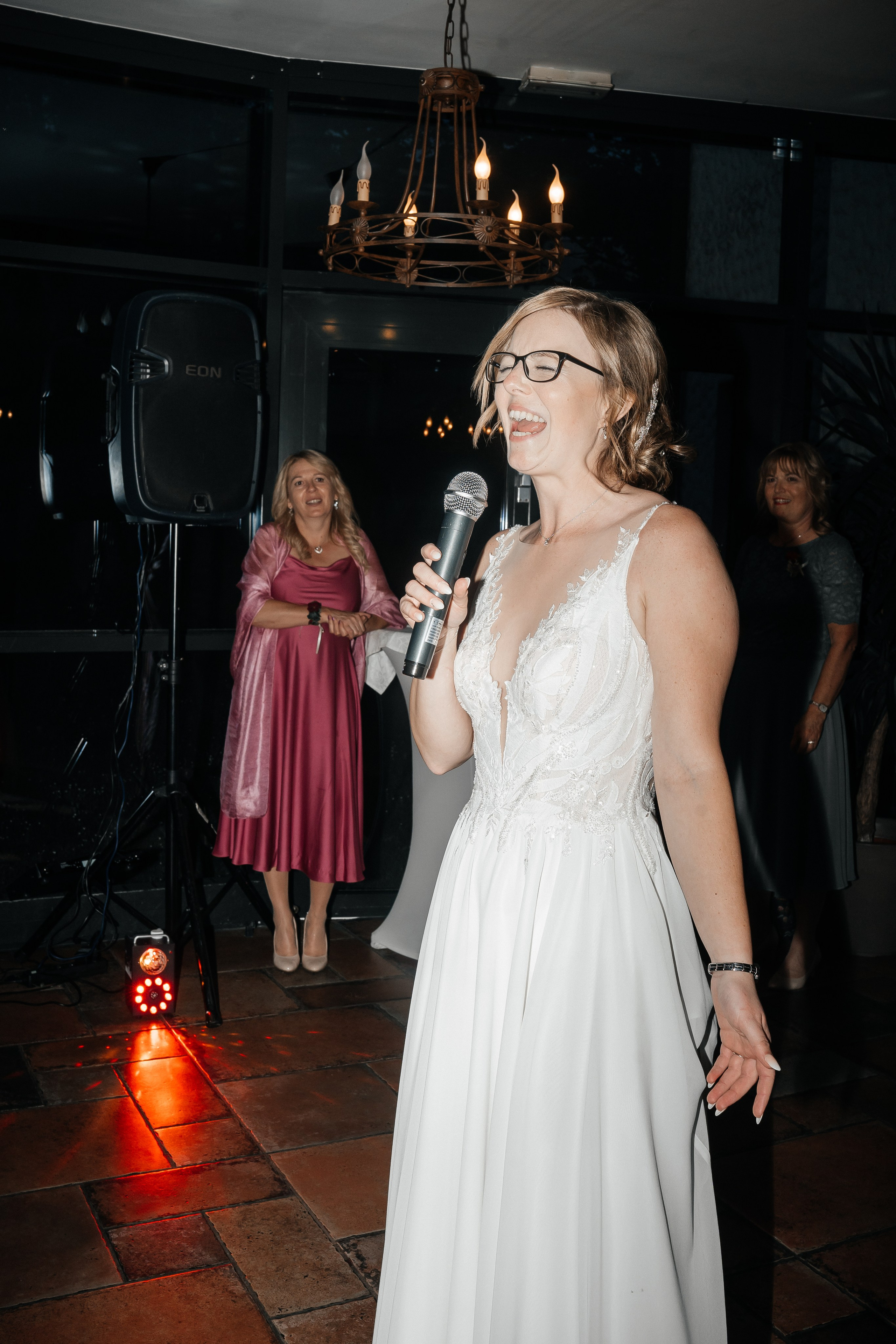 Christina und Fabio. Hallo, ich bin Nadya - Fotografin aus Linz, Oberösterreich