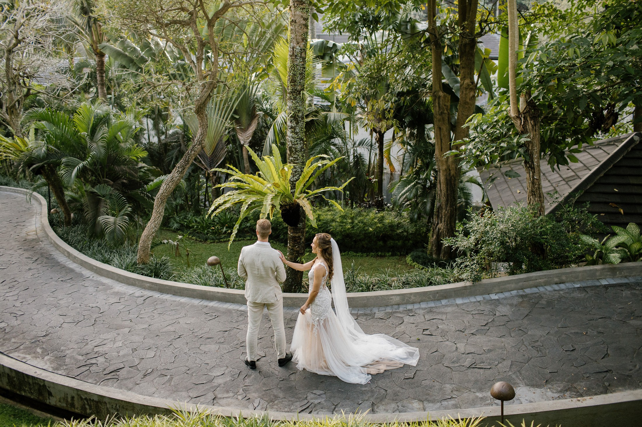 Waterfall wedding. Get.it.feel — Aesthetic Photography and Videography