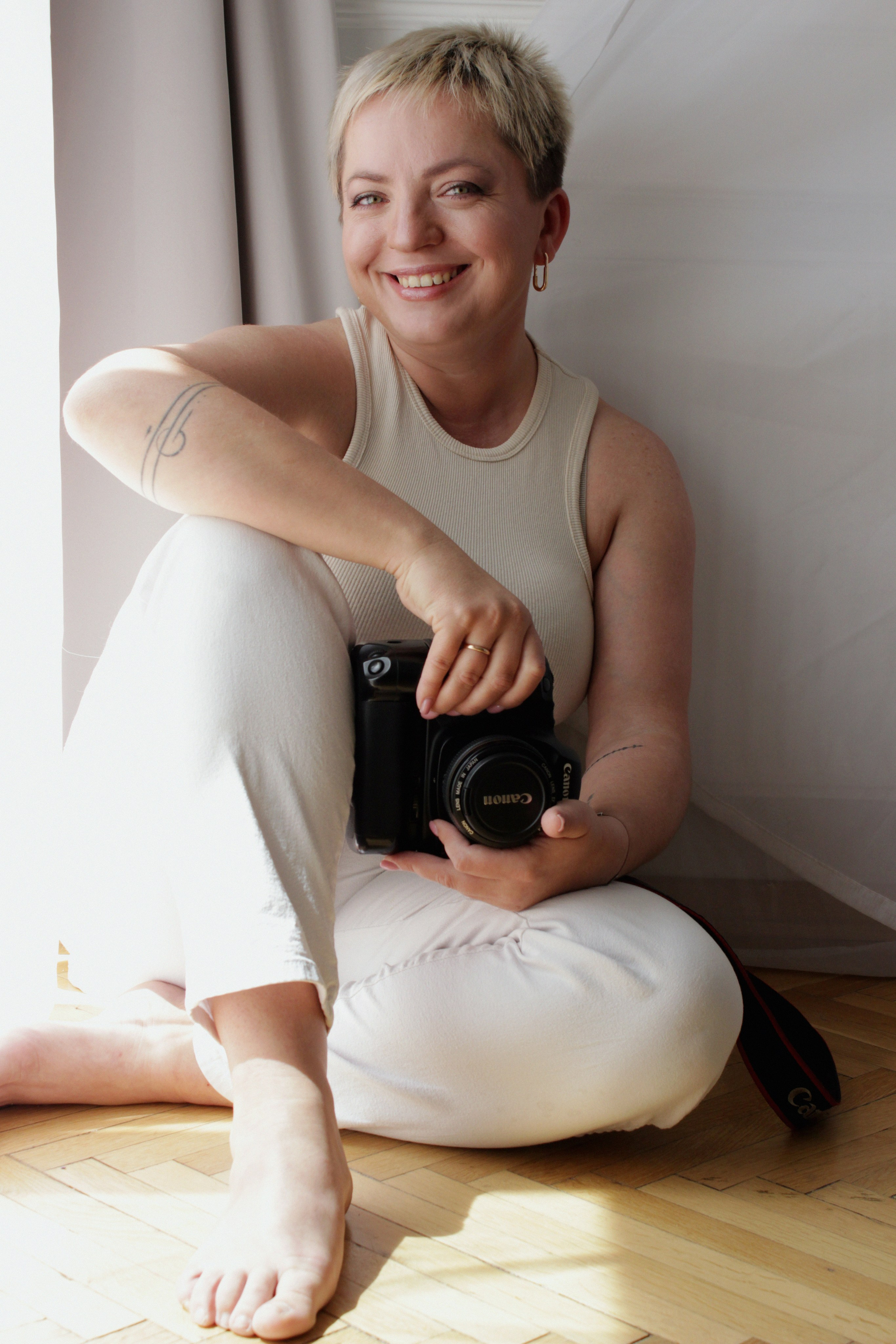 Studio Portrait and Lifestyle Photoshoot with Professional Lighting. Lana Petrychenko — Portrait & Family Photographer. Valencia, Spain